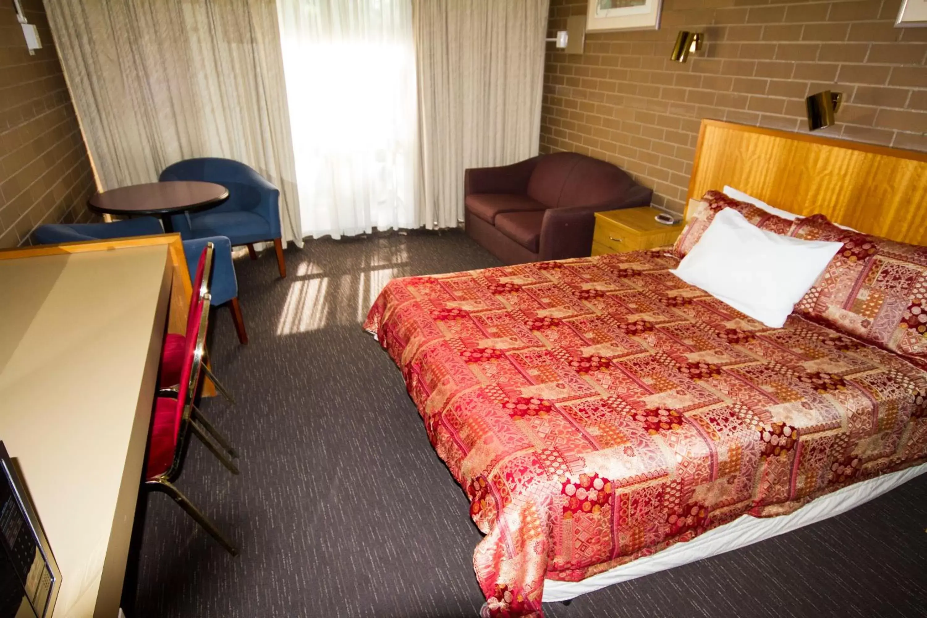 Photo of the whole room, Bed in Mildura Motor Inn