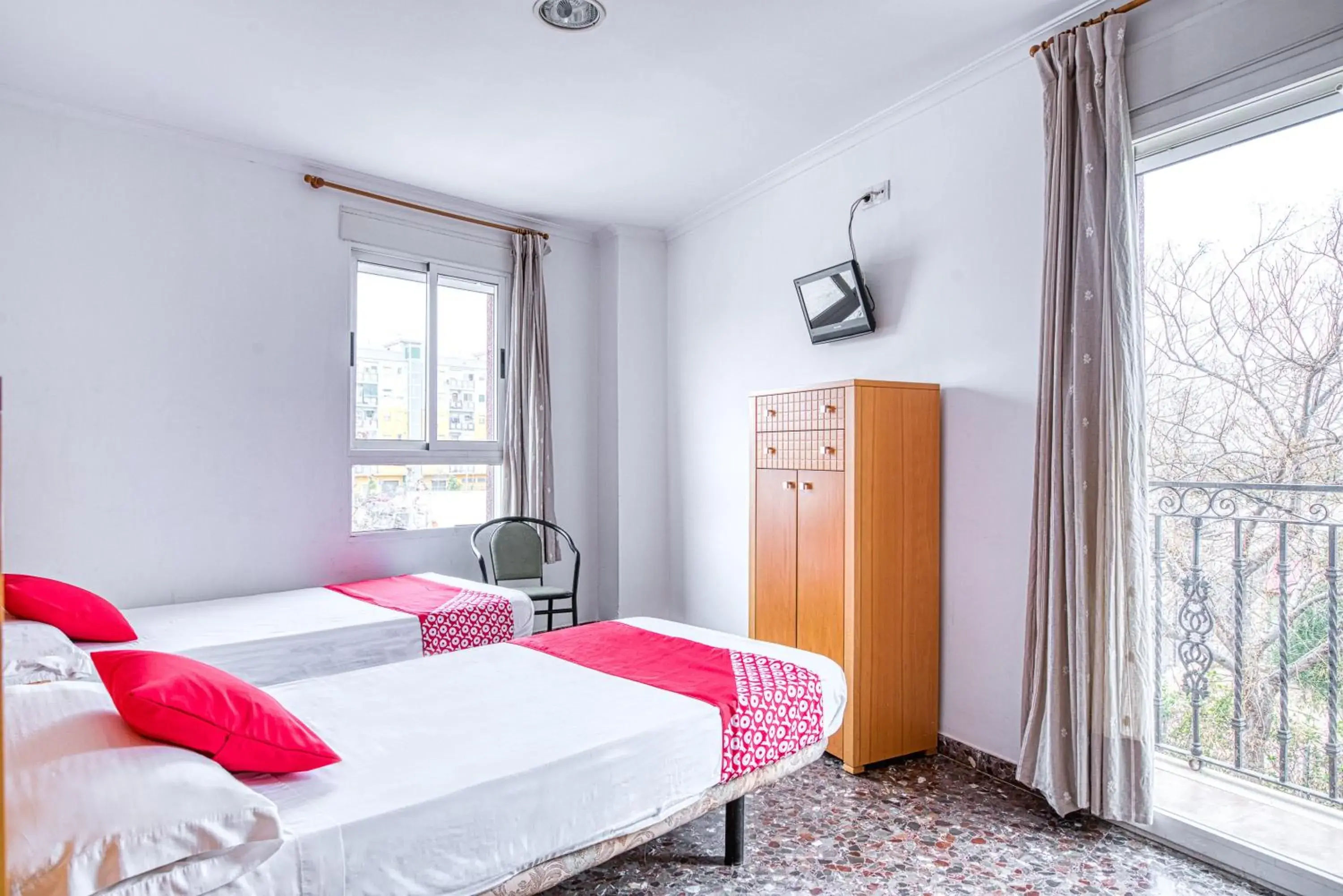 Twin Room - single occupancy in Hostal Nova Picanya Twin Room - single occupancy in Hostal Nova Picanya