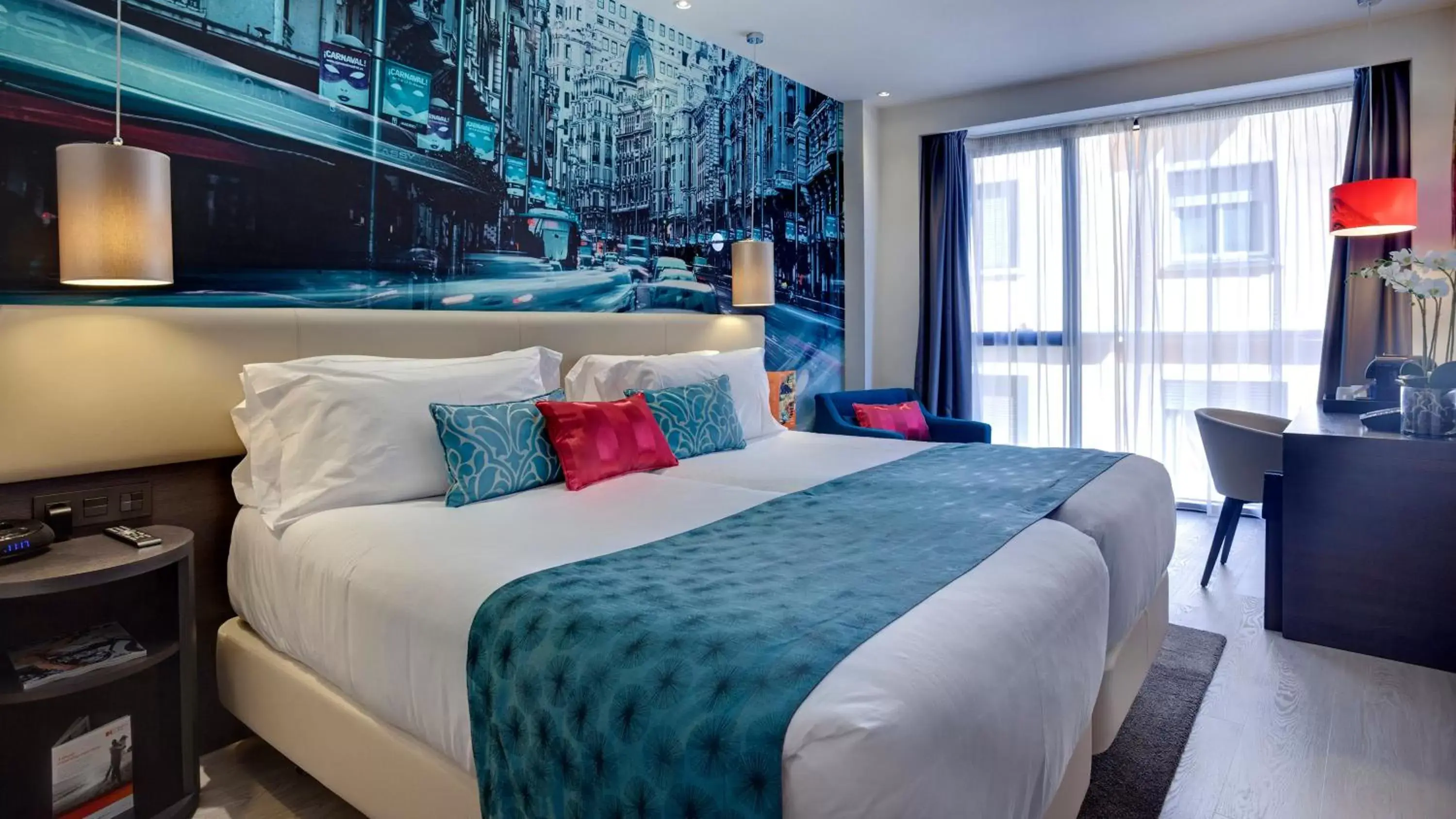 Photo of the whole room, Bed in Hotel Indigo Madrid - Gran Via, an IHG Hotel