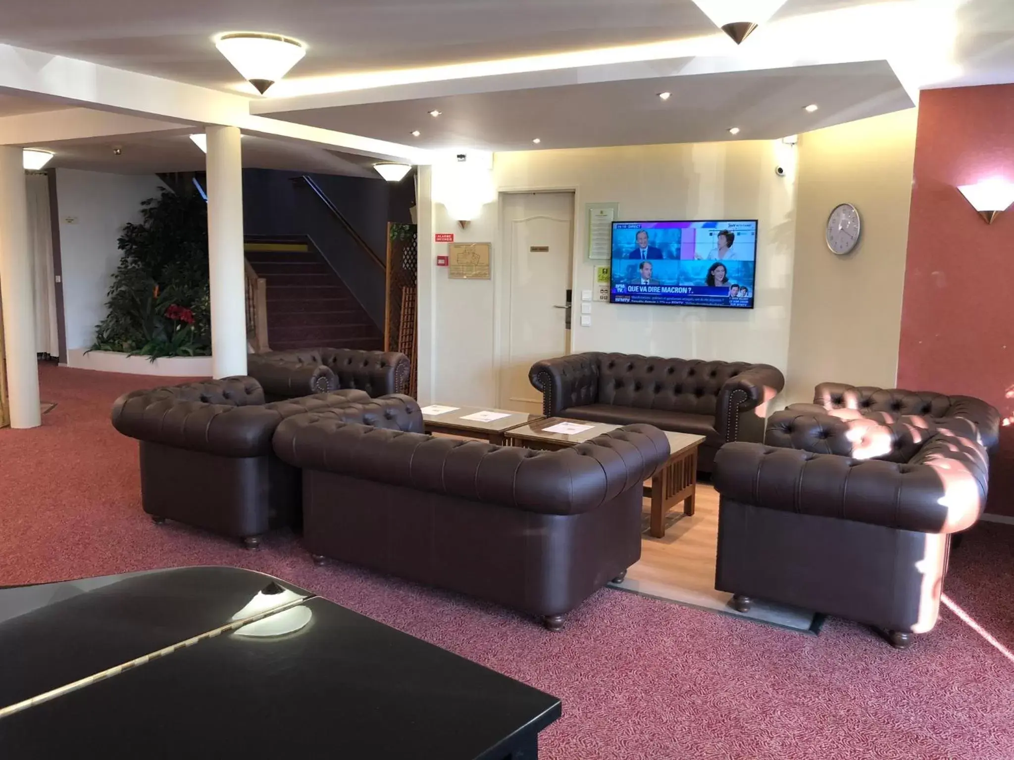Communal lounge/ TV room in Hotel Altina