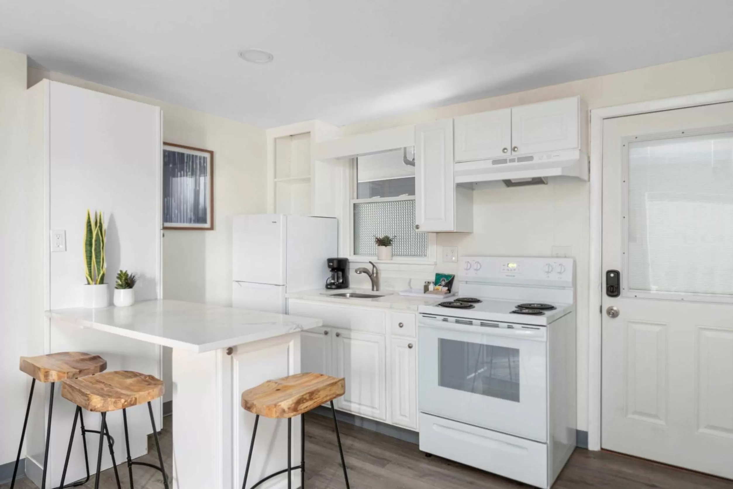 Kitchen or kitchenette in The Beverly