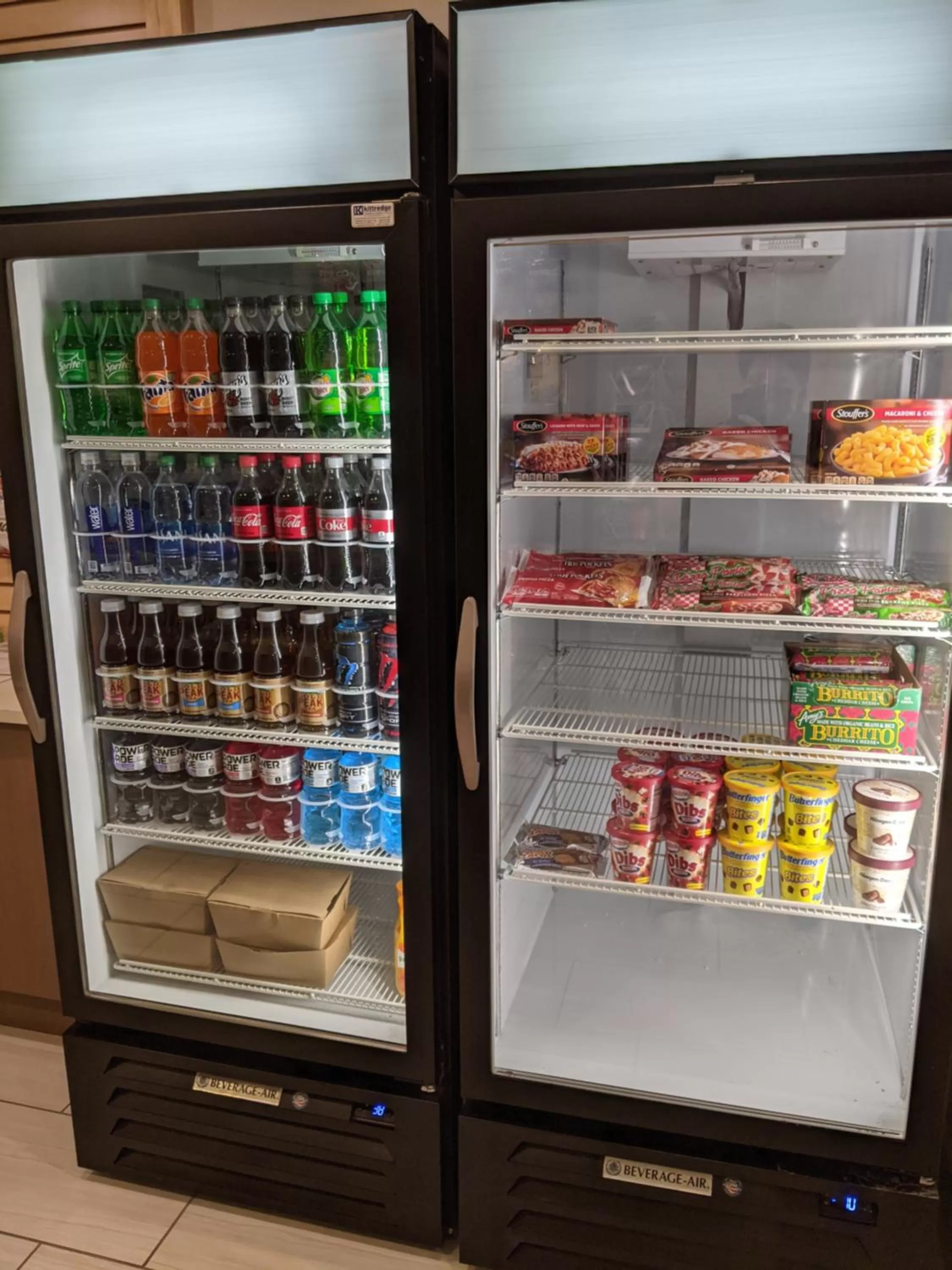 Food and drinks in Holiday Inn Express South Burlington by IHG