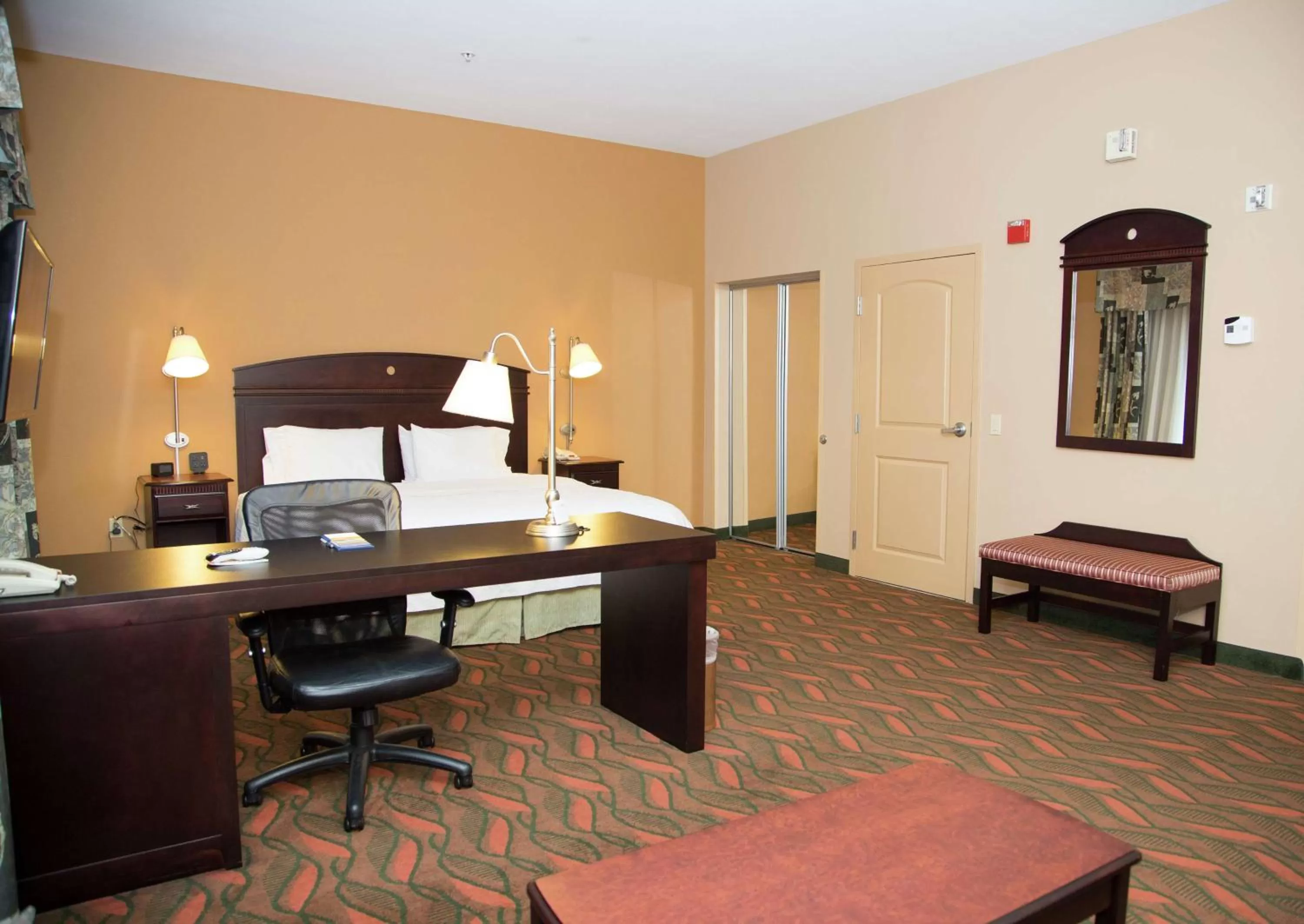 Bedroom, Bed in Hampton Inn & Suites Houston Rosenberg