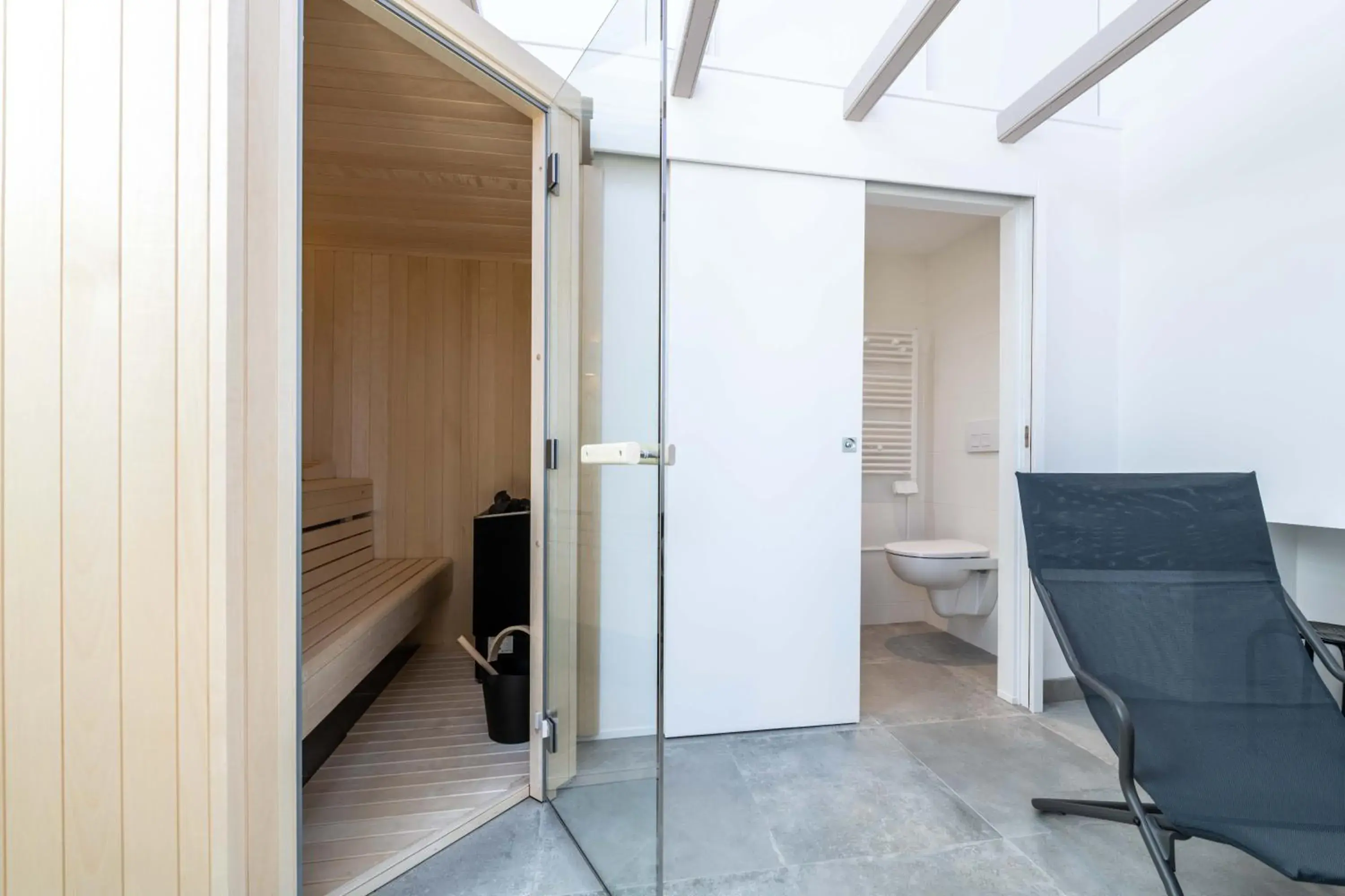 Sauna, Bathroom in Hotel Le Clos Fleuri