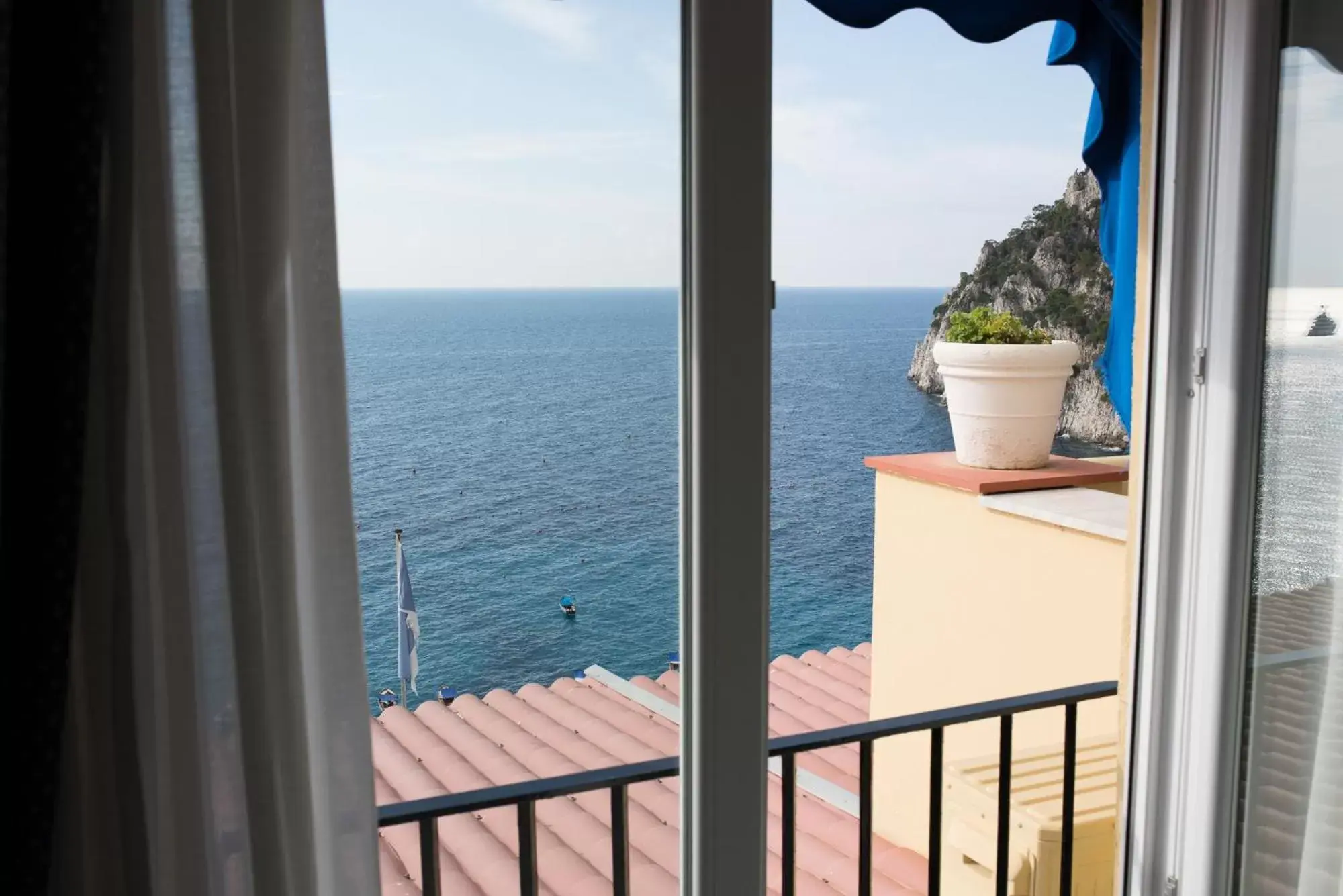 Bedroom, Sea View in Hotel Weber Ambassador