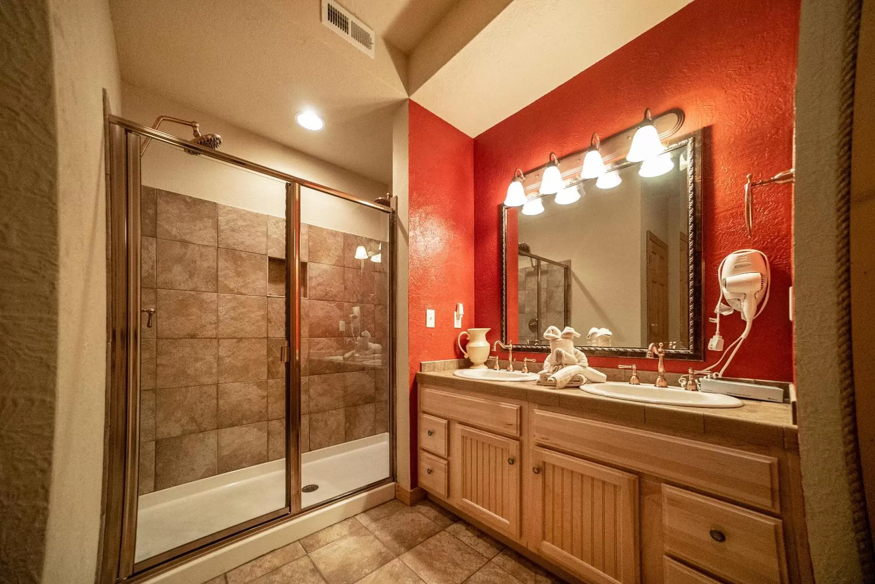 Shower, Bathroom in Cabins at Grand Mountain