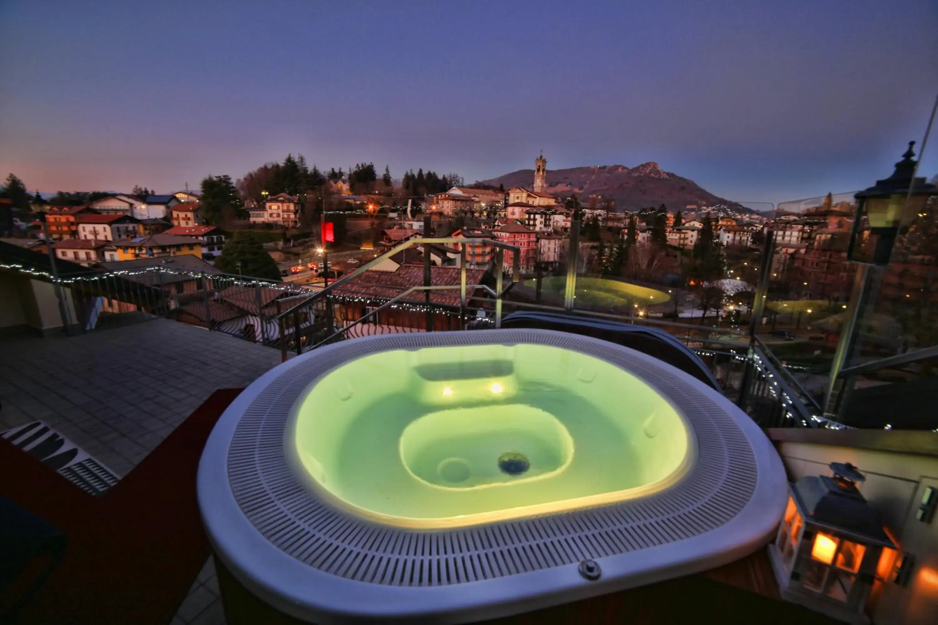 Hot Tub in T'ami Hotel Resort Spa