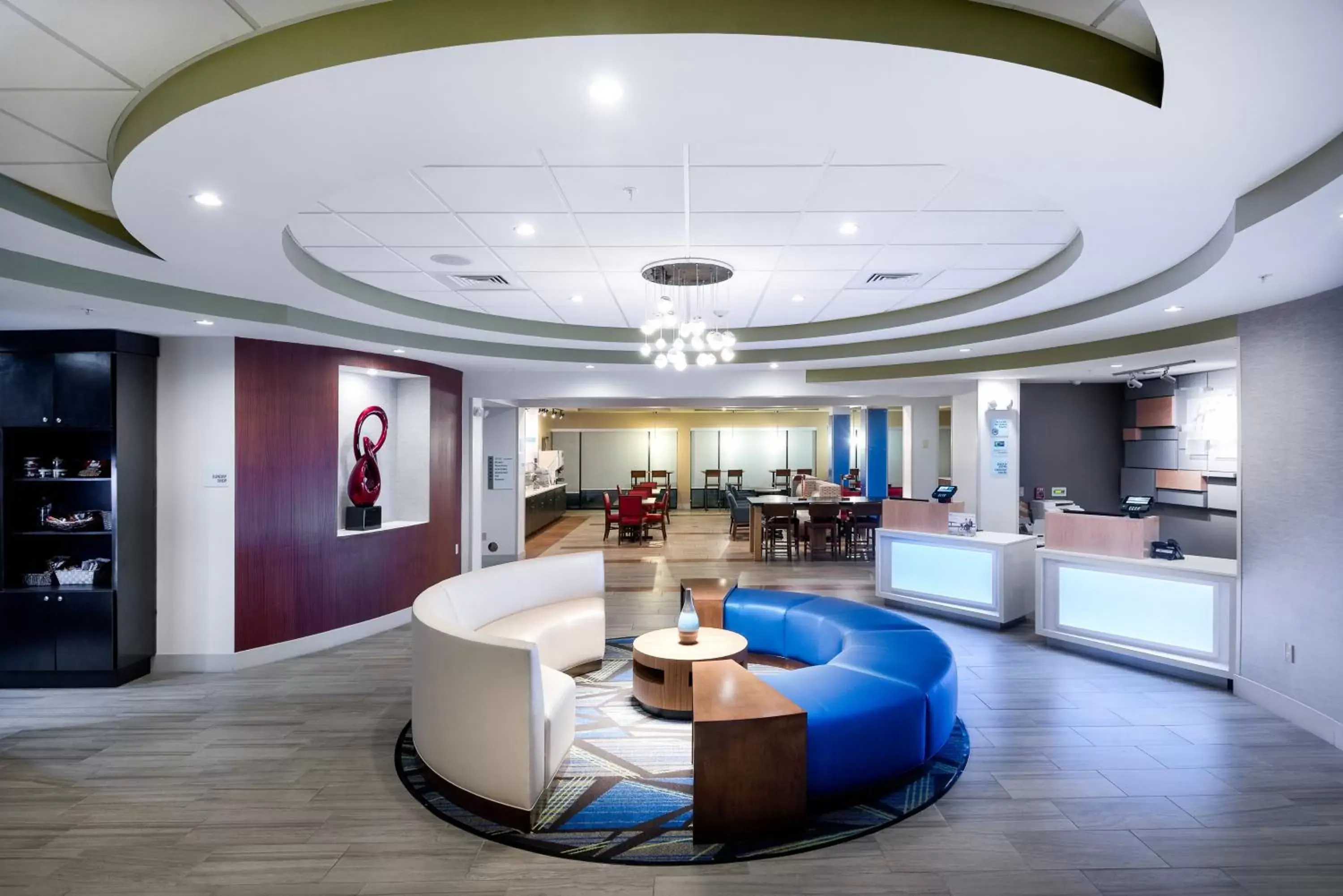 Lobby or reception in Holiday Inn Express & Suites Lakeland South, an IHG Hotel