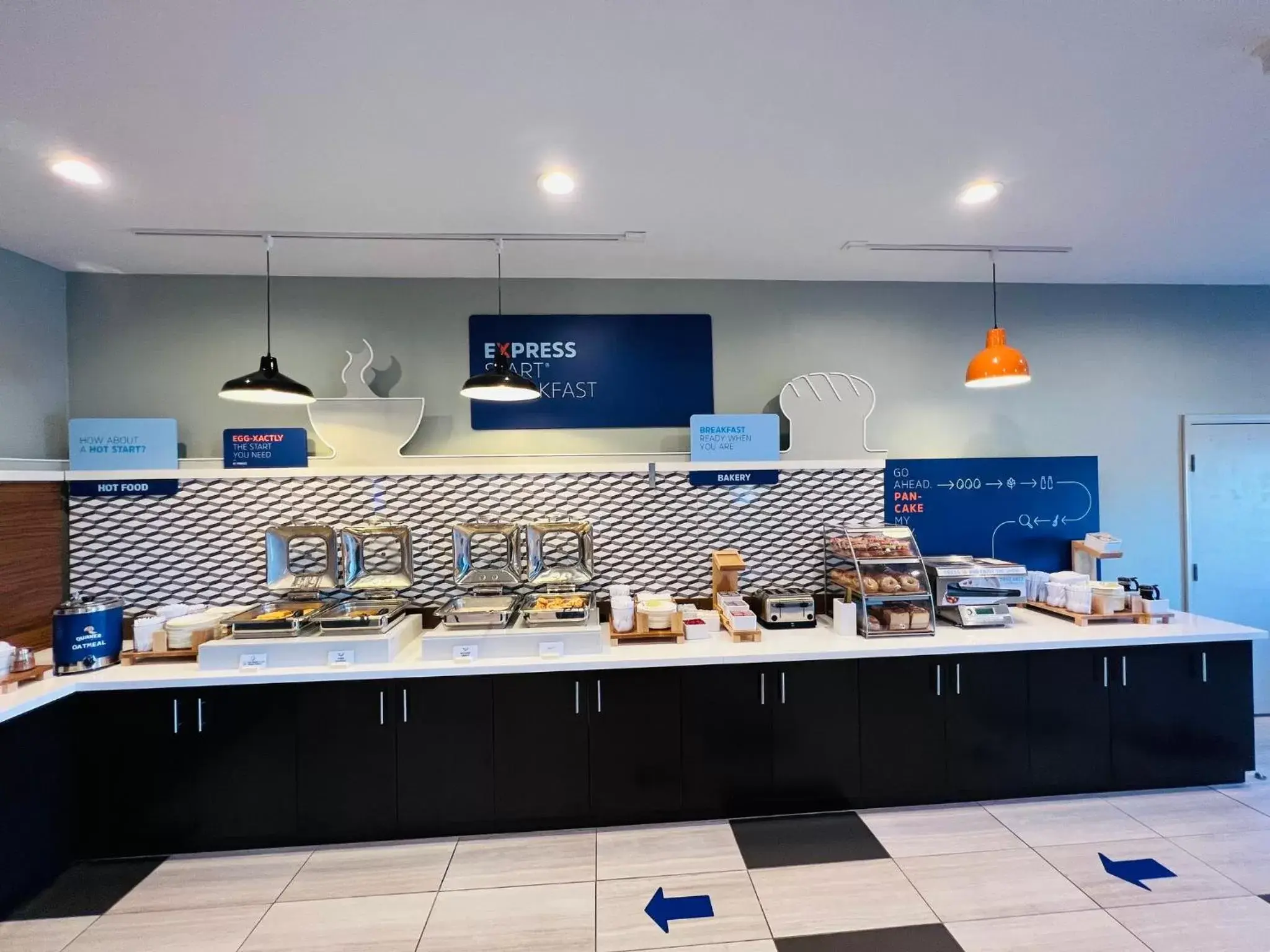 Breakfast in Holiday Inn Express & Suites Salinas by IHG Breakfast in Holiday Inn Express & Suites Salinas by IHG