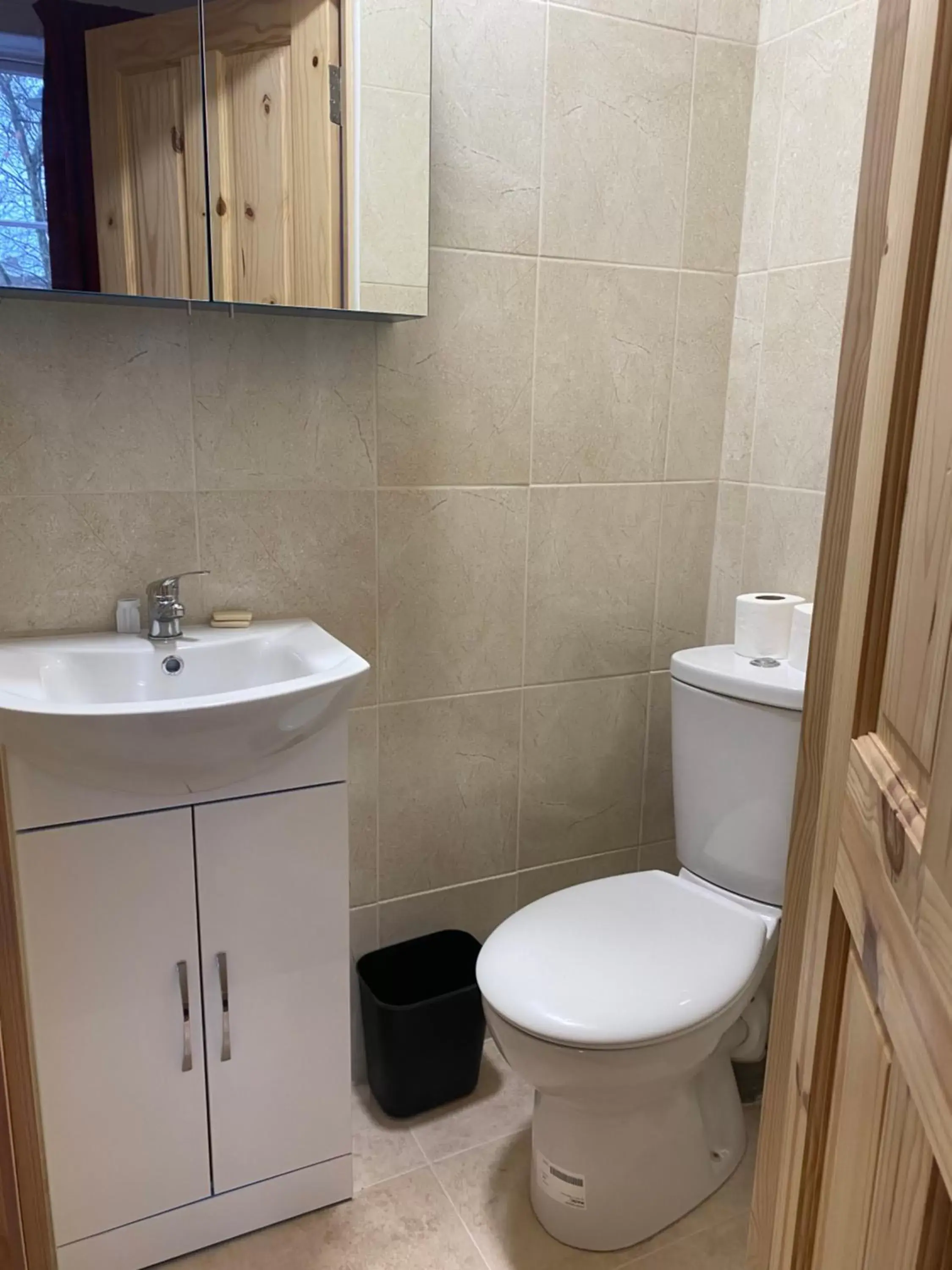 Bathroom in 27 Argyle Square