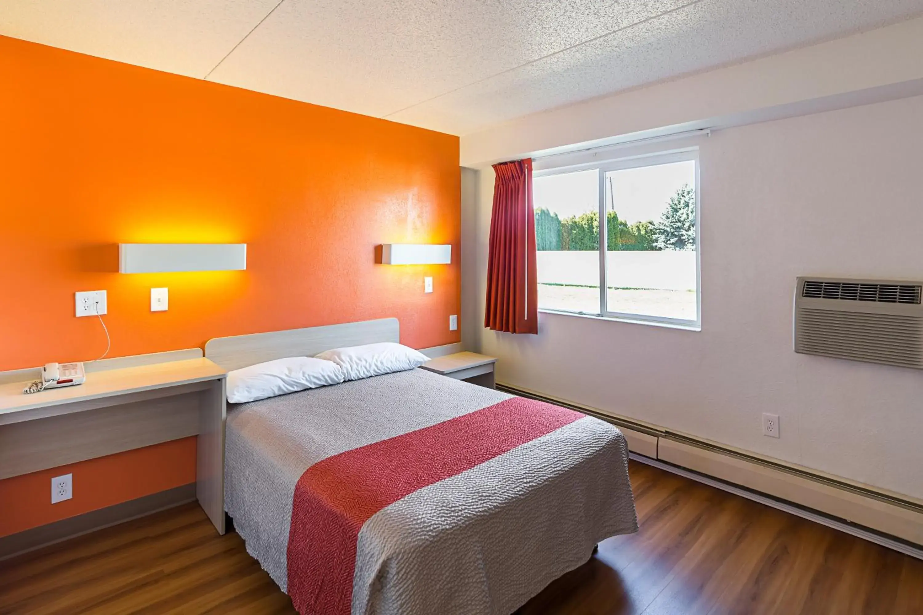 Bedroom, Bed in Motel 6-Spokane, WA - East