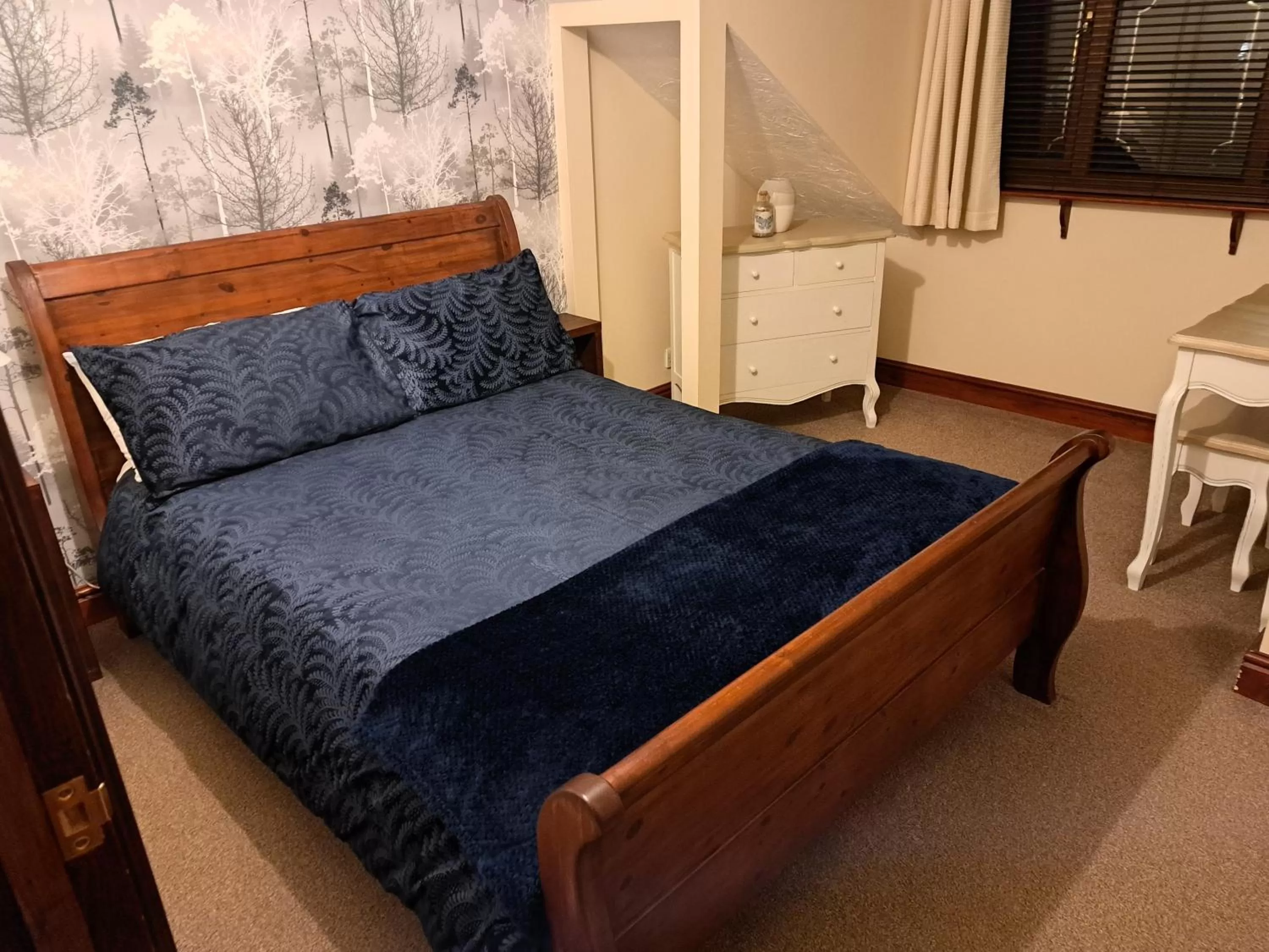 Bed in Highfields Holidays bed & breakfast