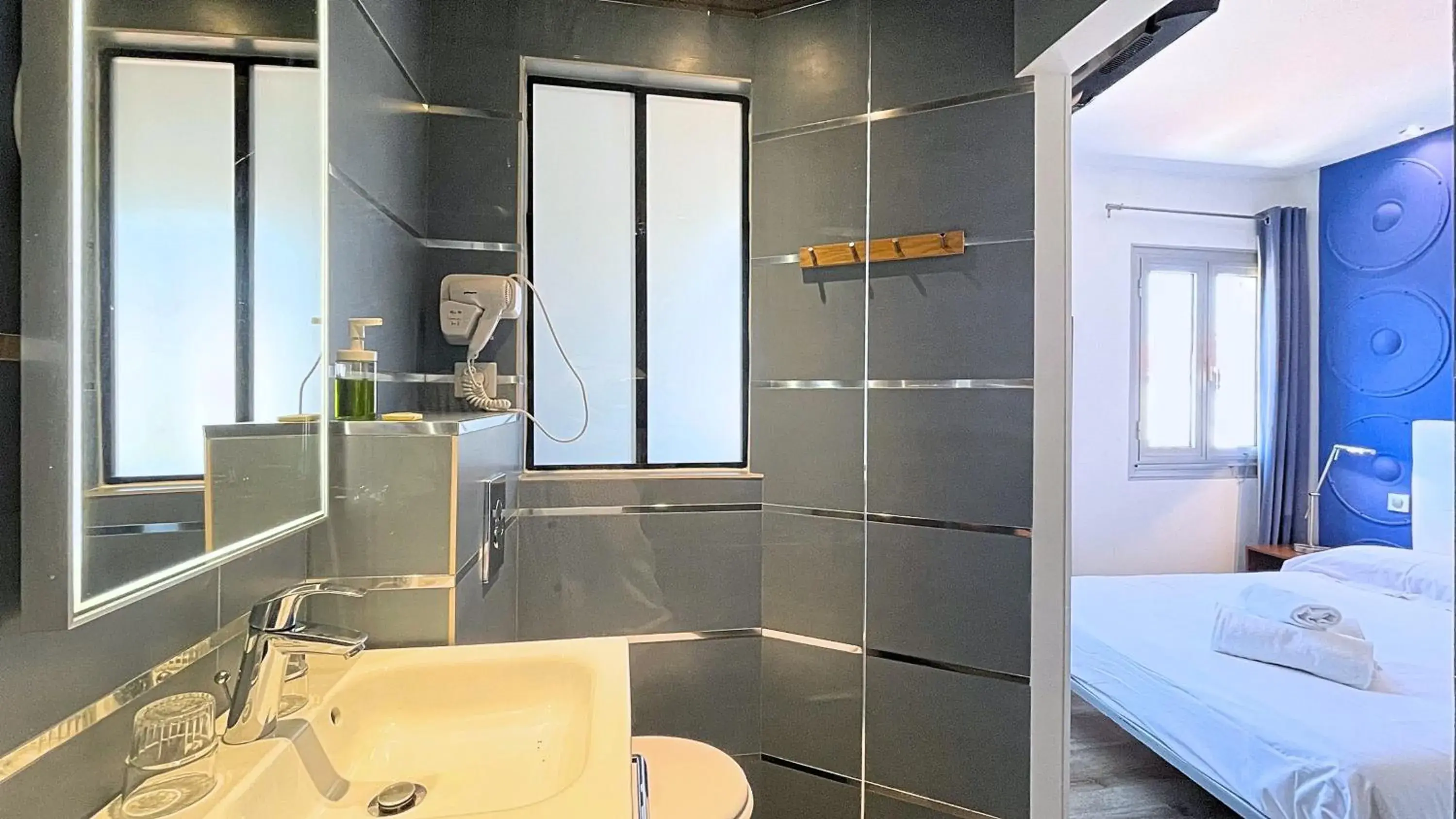 Shower, Bathroom in Hotel Le Florian