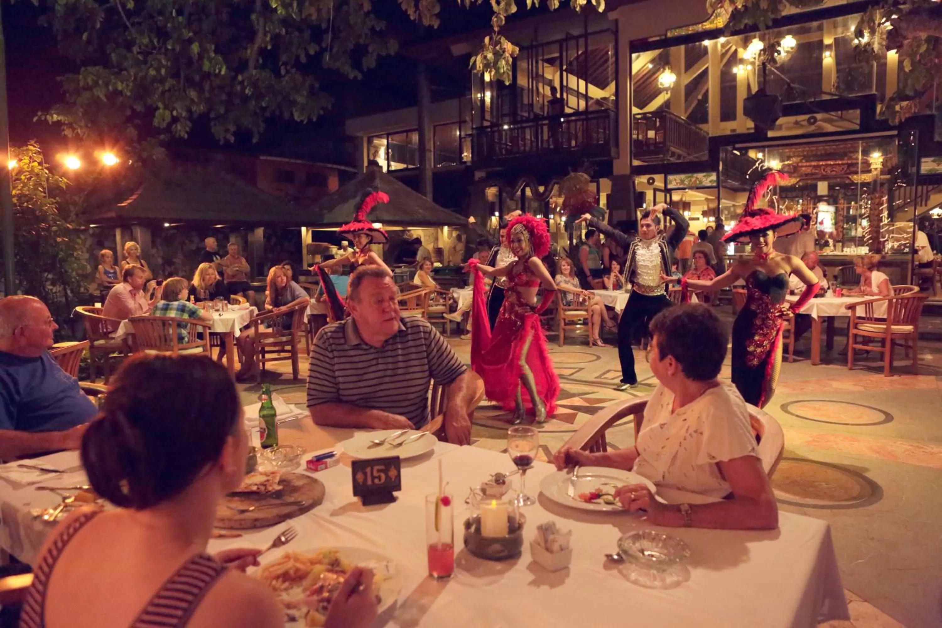 Restaurant/places to eat in Hotel Kumala Pantai