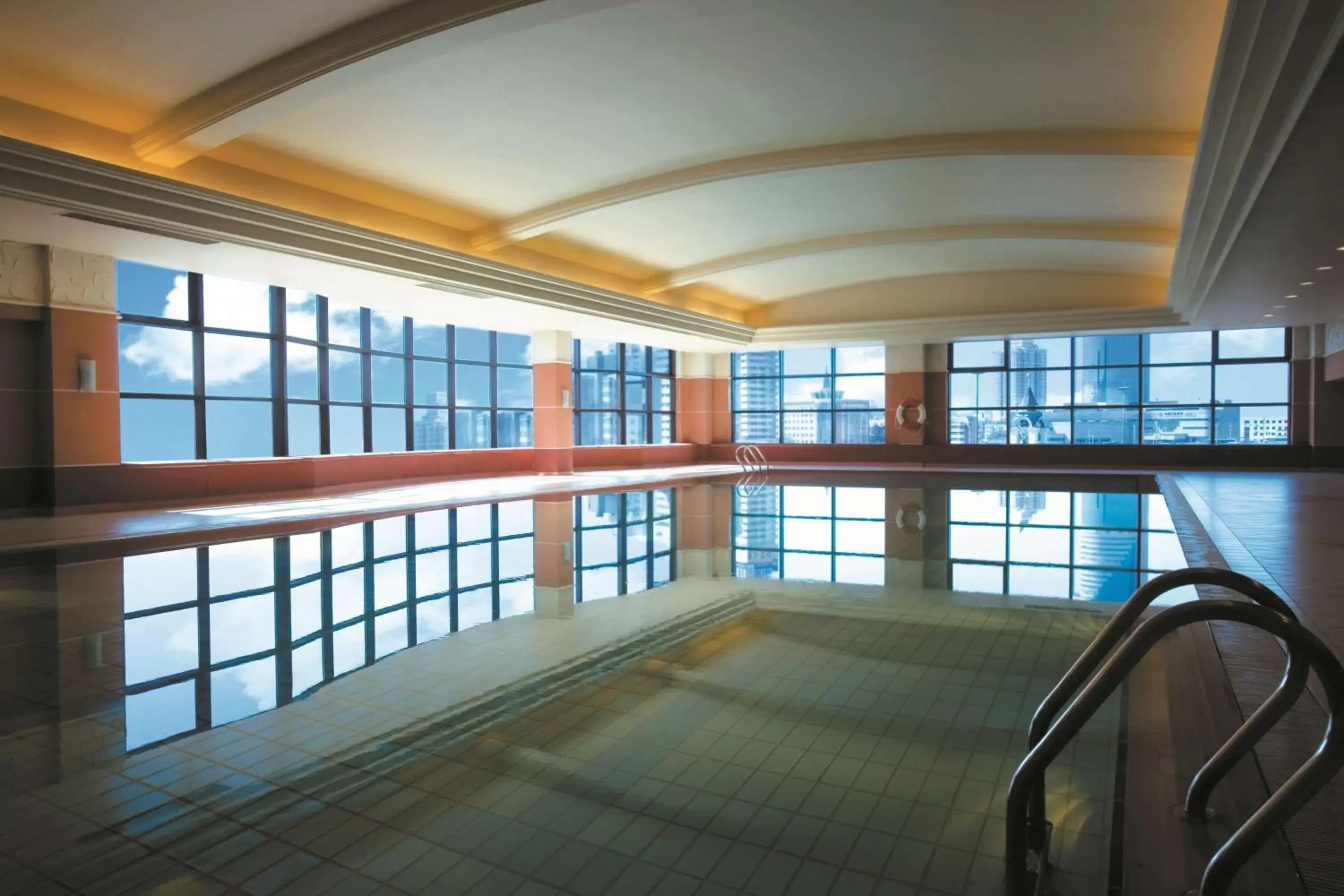 On site, Swimming Pool in Shangri-La Harbin