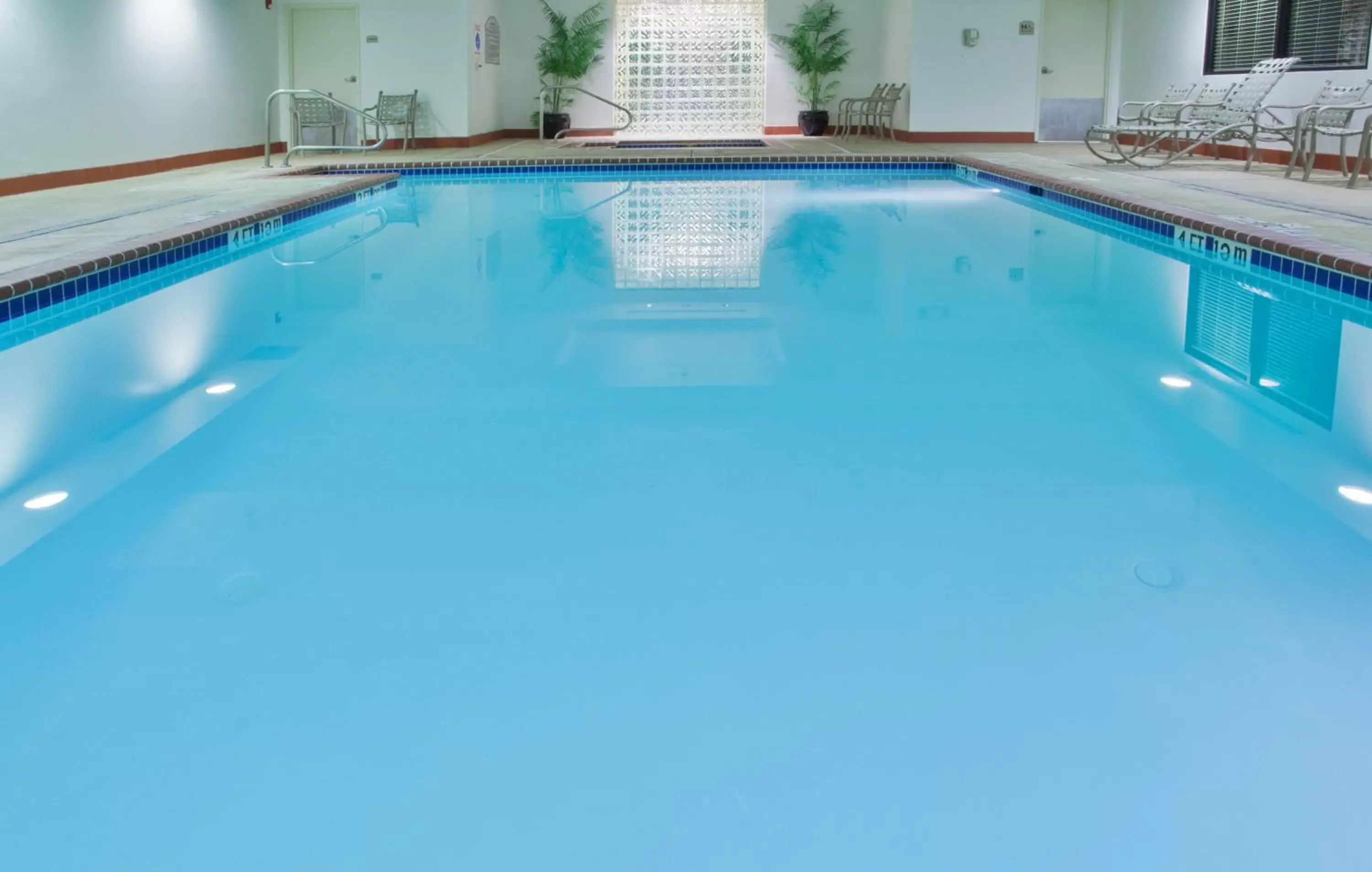 Swimming Pool in Holiday Inn Express Ashland, an IHG Hotel