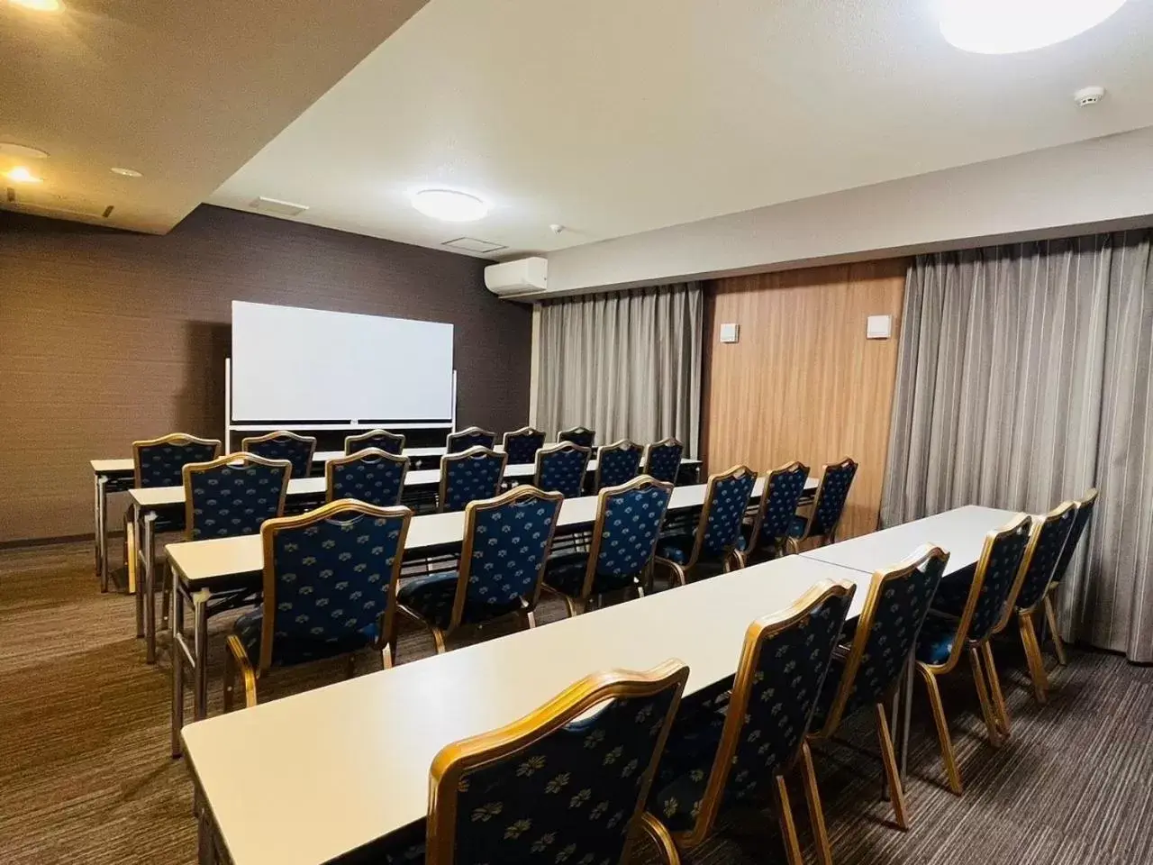 Meeting/conference room in ​Hotel Route-Inn Kumagaya​