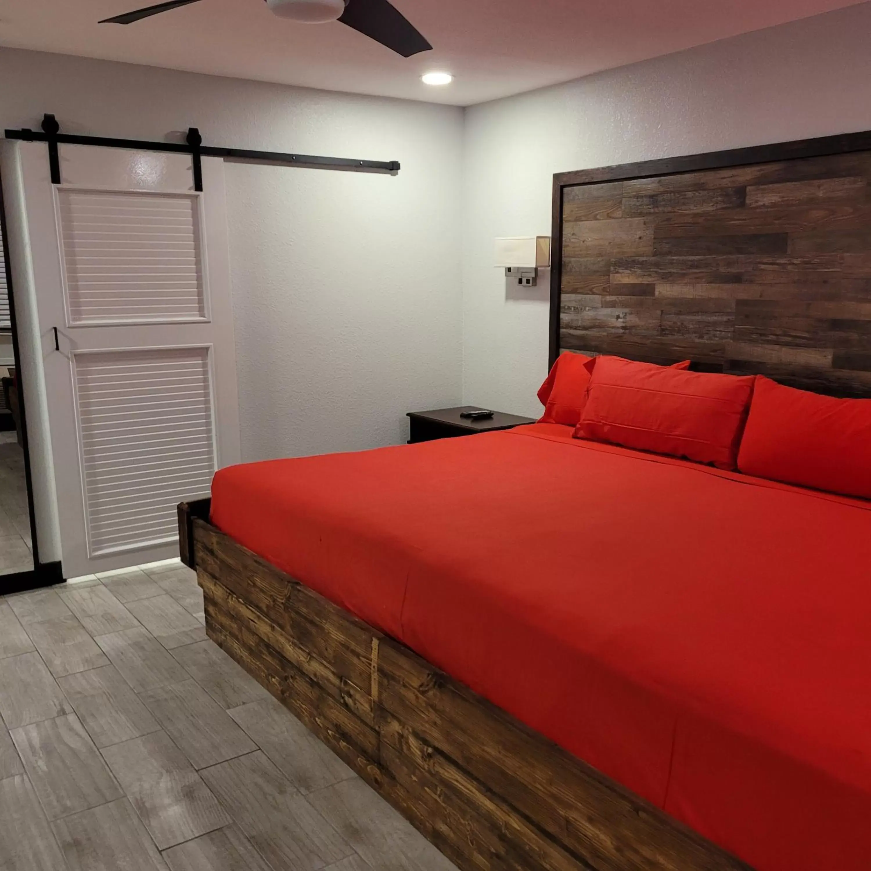 Bed in Pinetop Studio Suites