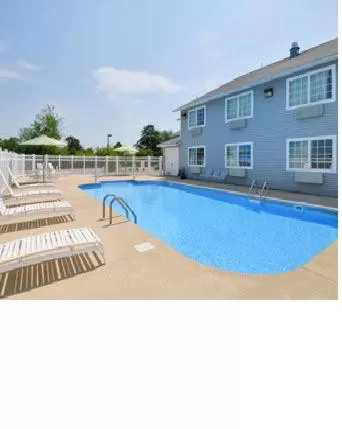 Swimming pool in Days Inn by Wyndham Mountain Home