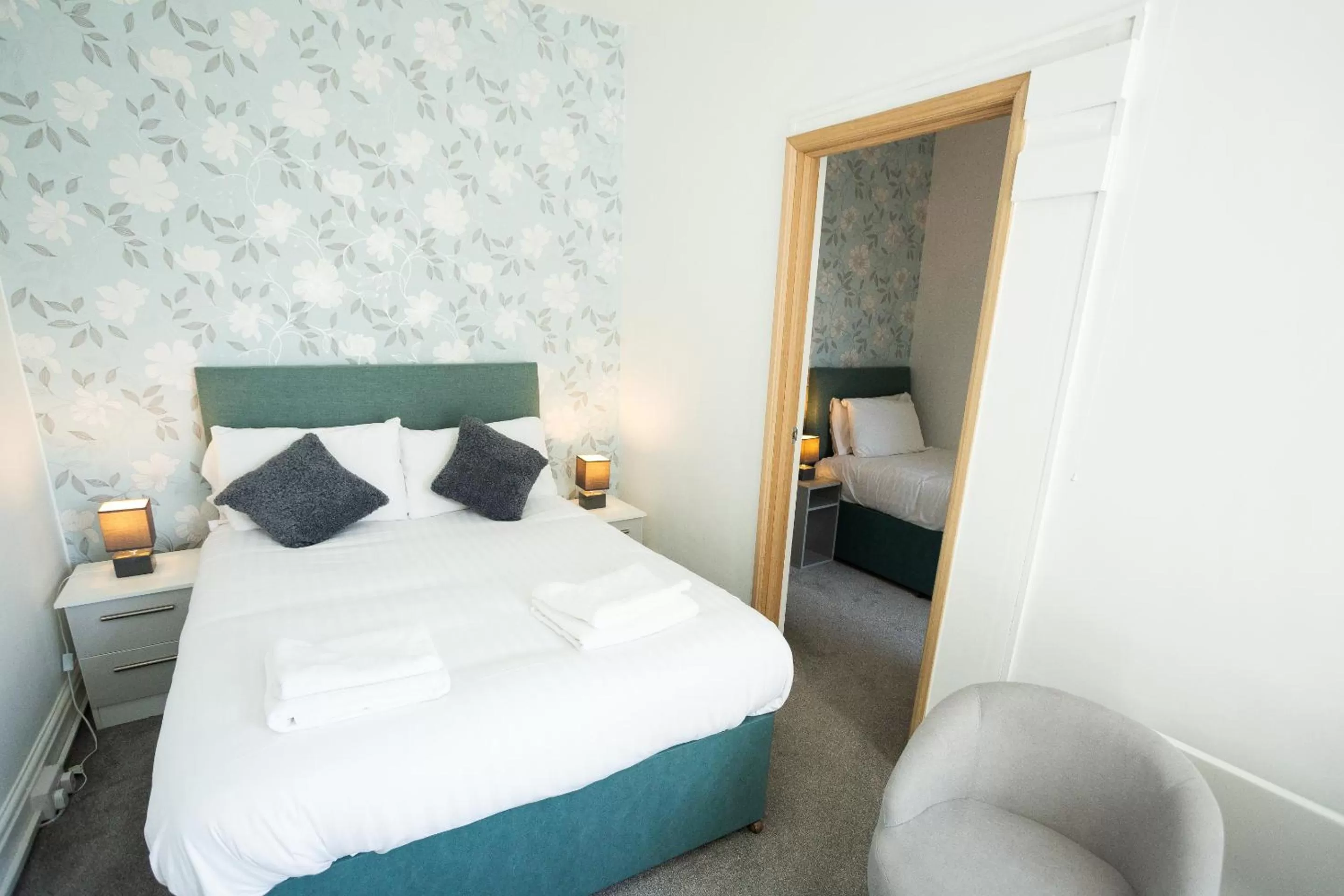 Bedroom, Bed in The Sea Lynn