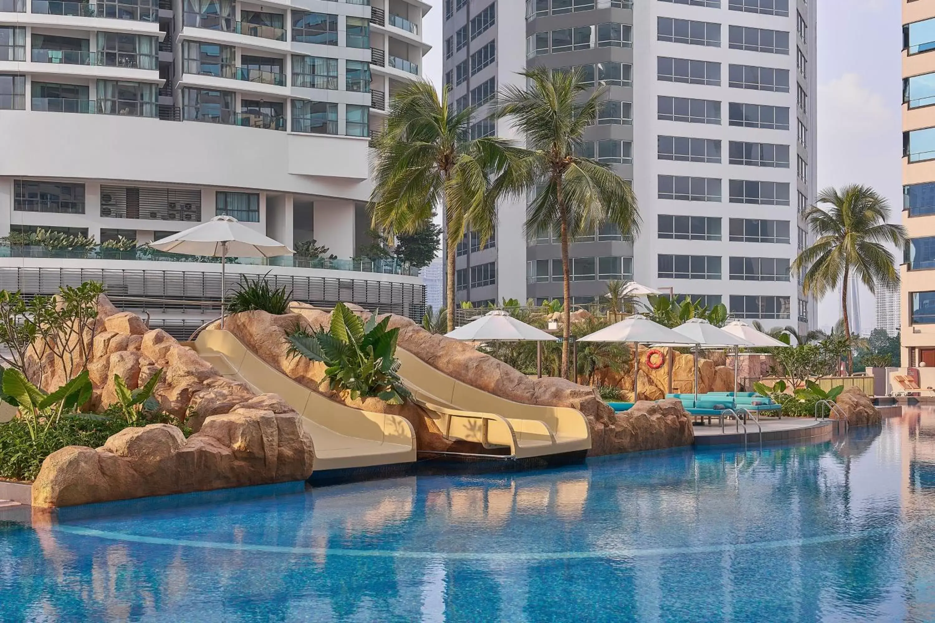 Swimming Pool in Renaissance Kuala Lumpur Hotel & Convention Centre