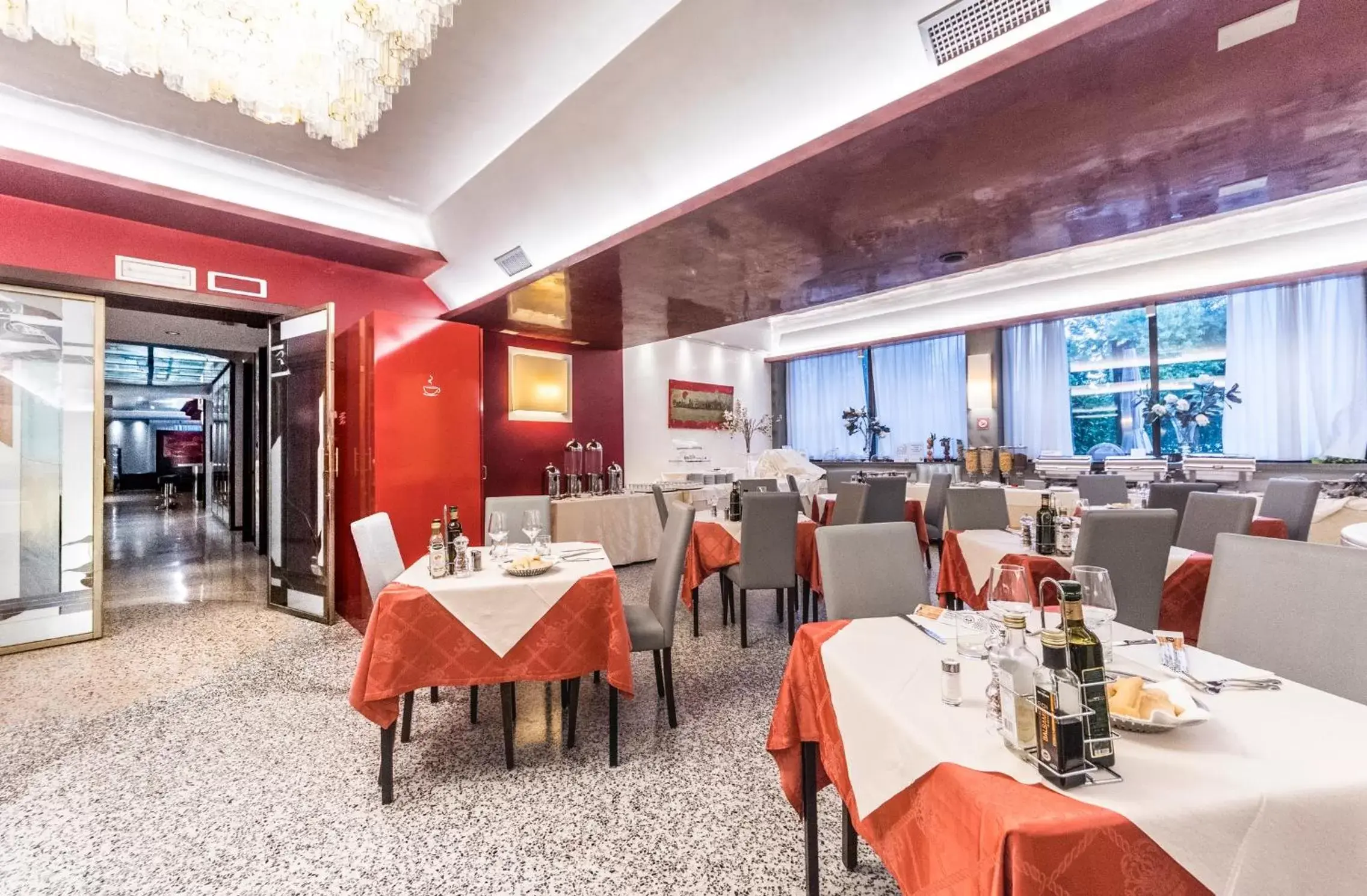 Lounge or bar, Restaurant/Places to Eat in Antony Hotel - Venice Airport