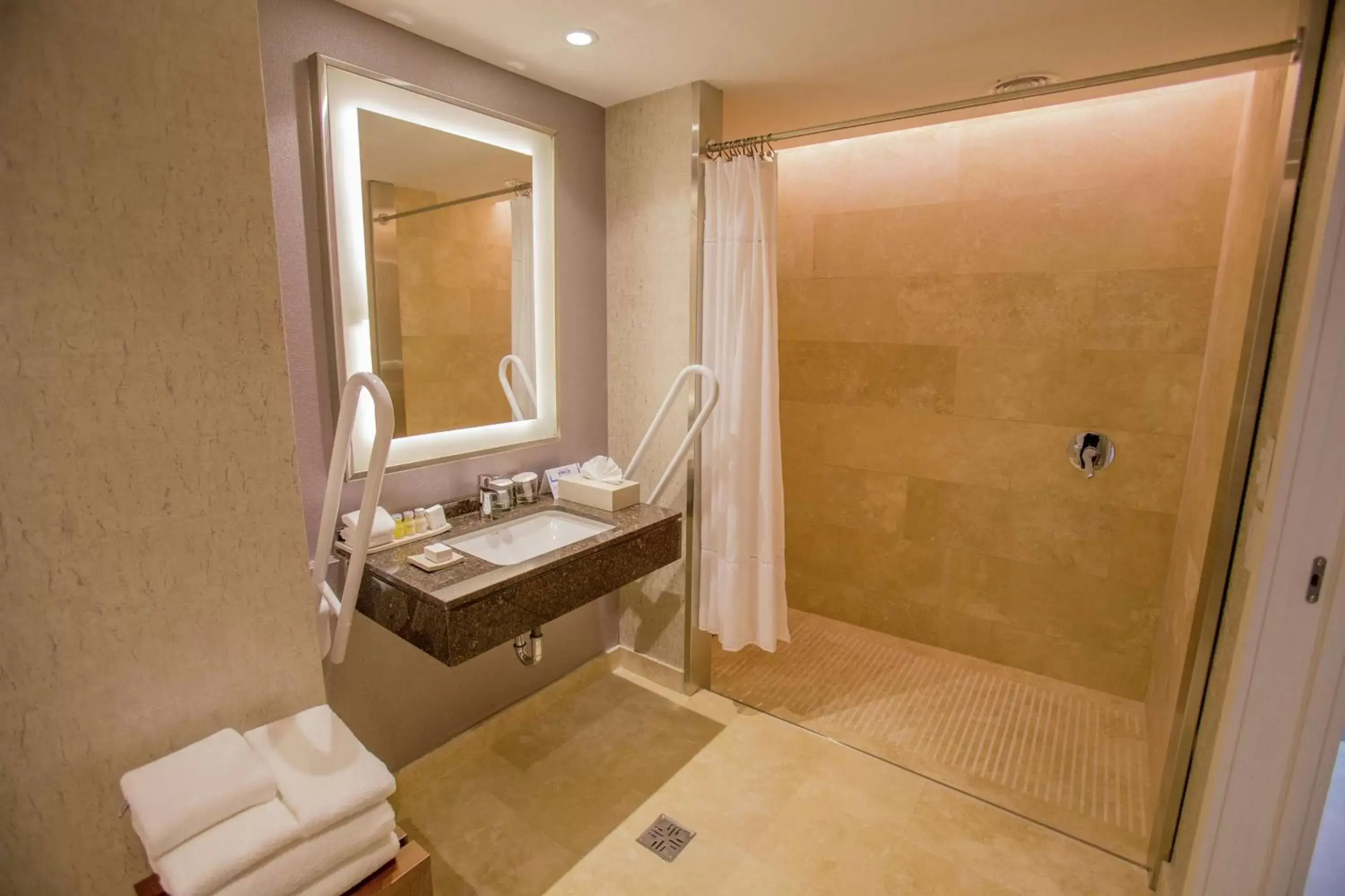 Bathroom in Hilton Pilar Bathroom in Hilton Pilar