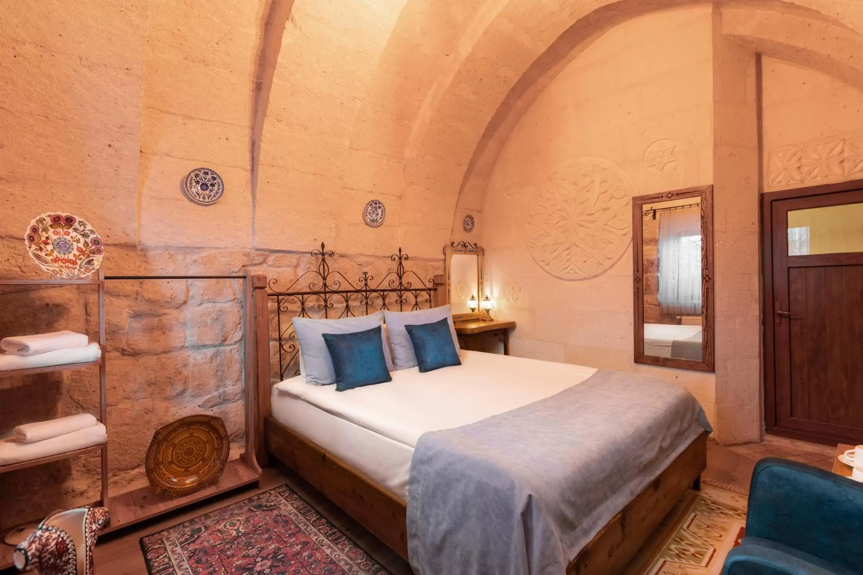 Bedroom, Bed in Maron Stone House