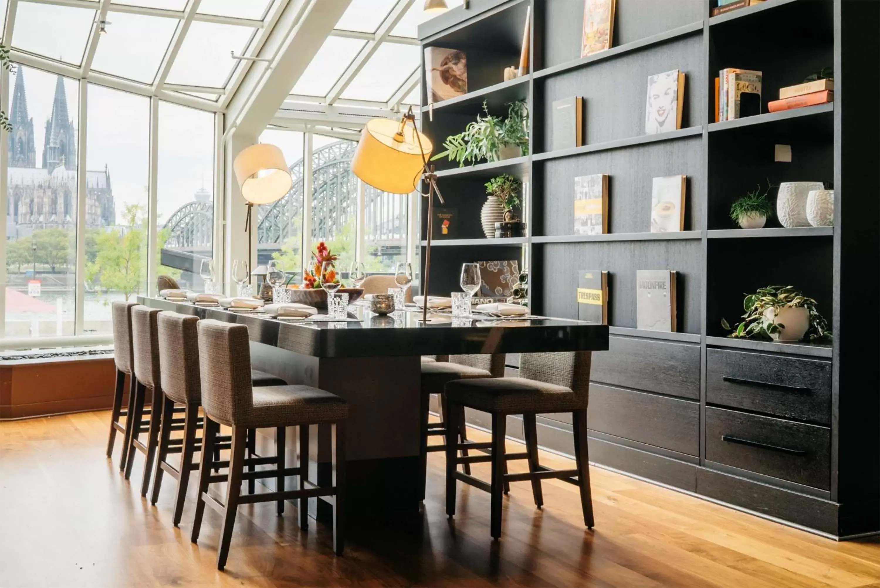 Restaurant/places to eat in Hyatt Regency Köln Restaurant/places to eat in Hyatt Regency Köln