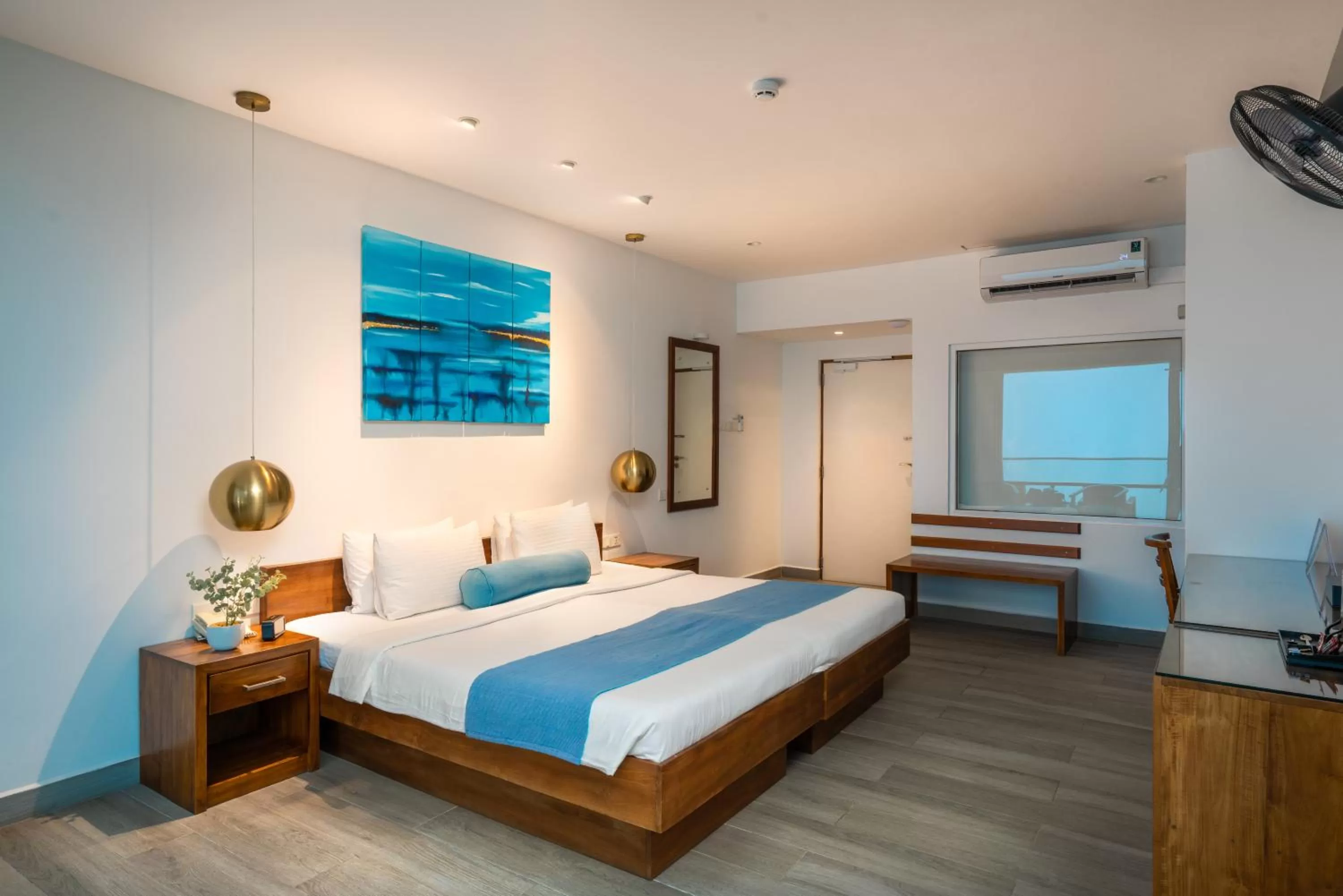 Photo of the whole room, Bed in Agnus Unawatuna
