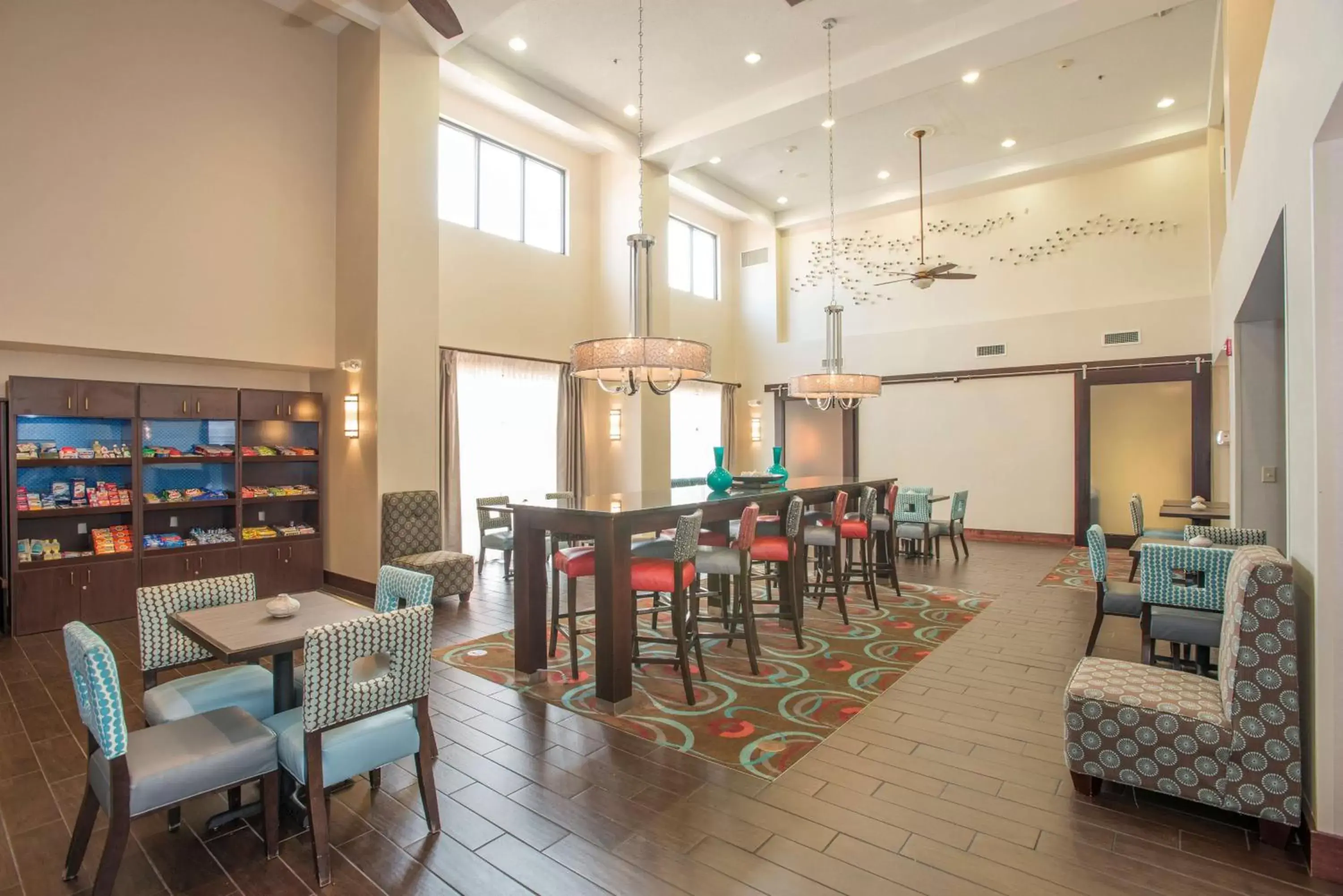 Lobby or reception, Restaurant/Places to Eat in Hampton Inn & Suites Dayton-Airport