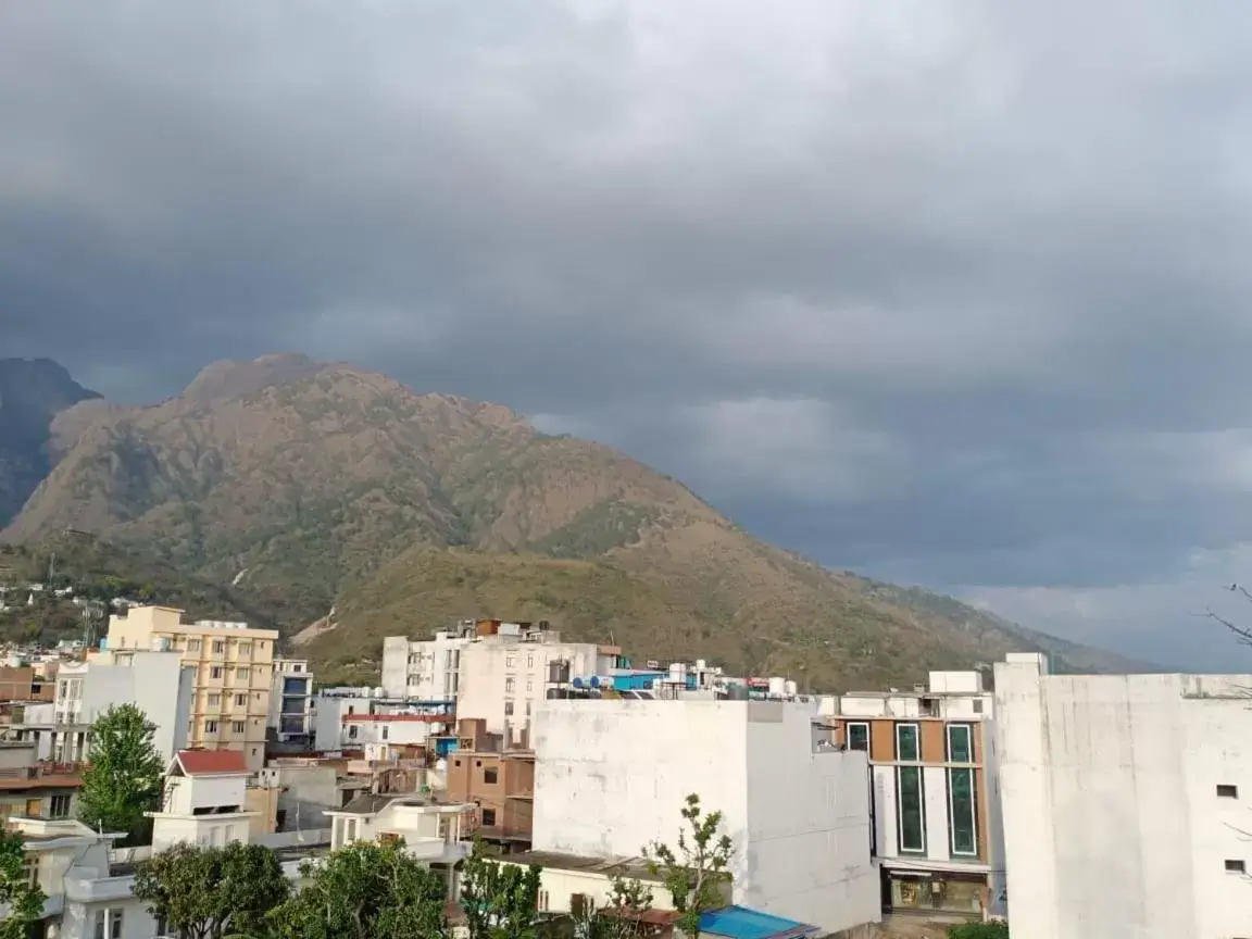 Neighbourhood, Mountain View in Trimrooms @ Katra Railway Station Neighbourhood, Mountain View in Trimrooms @ Katra Railway Station