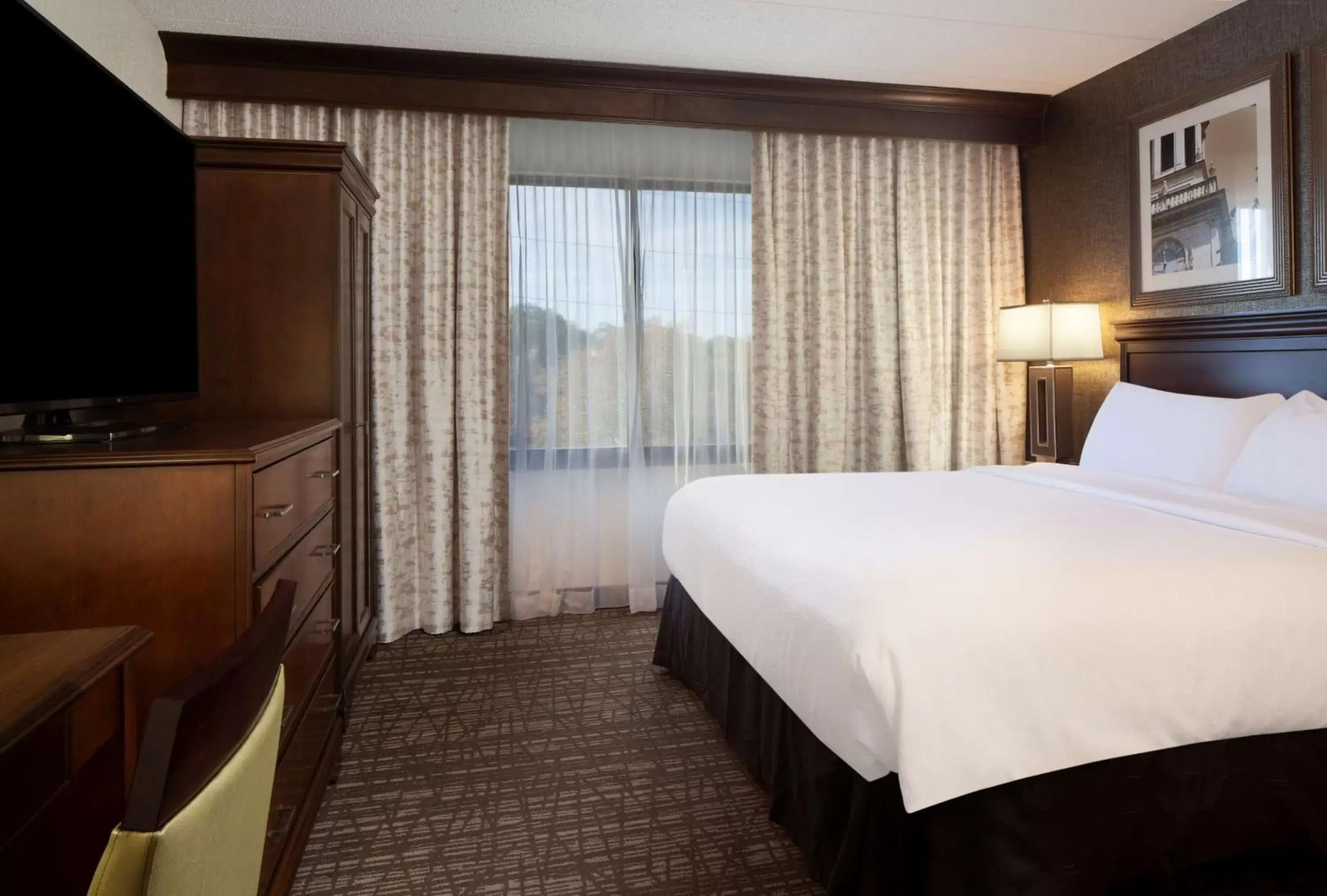 Bedroom, Bed in Embassy Suites by Hilton Philadelphia Airport
