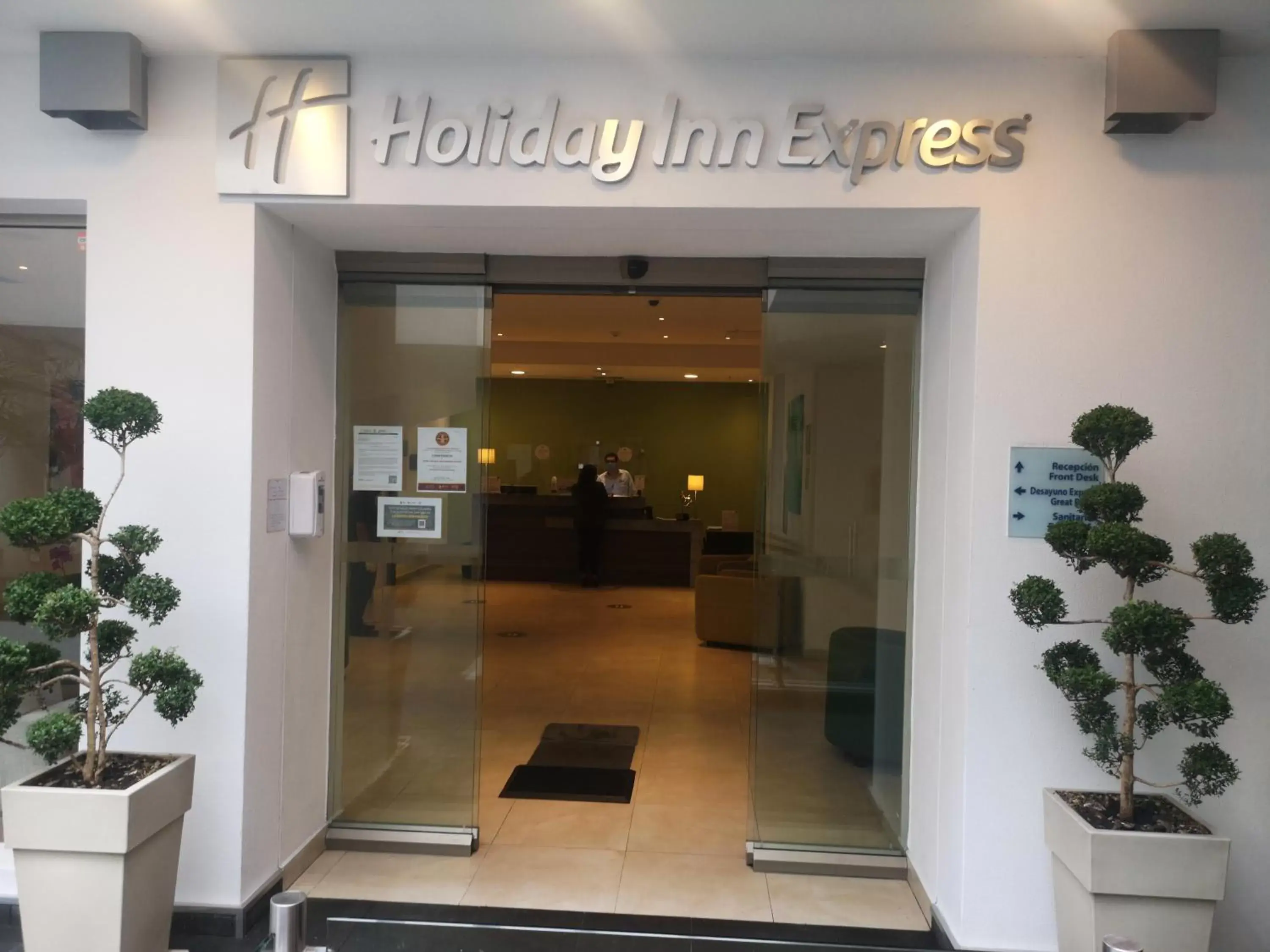Property building in Holiday Inn Express Xalapa