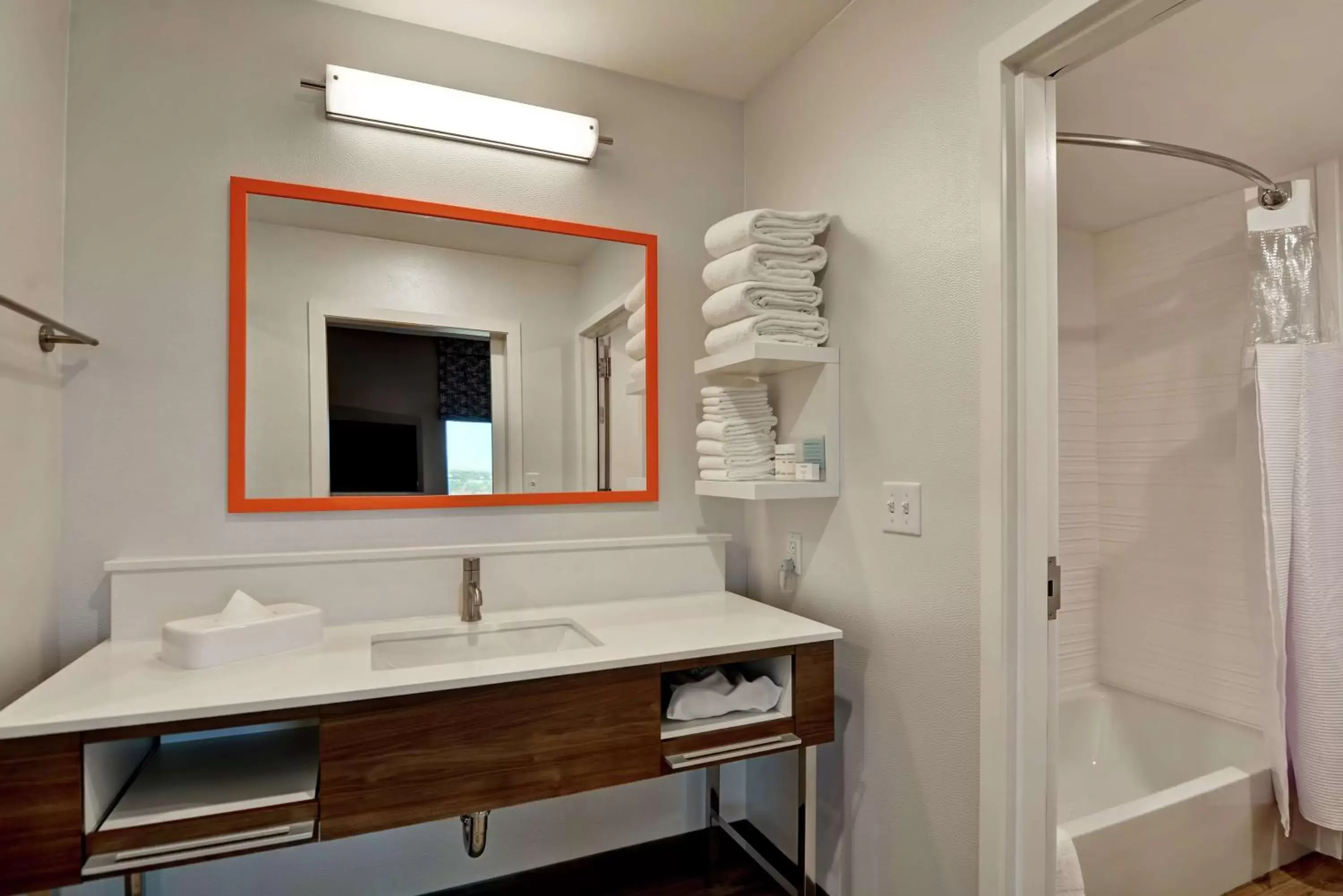 Bathroom in Hampton Inn & Suites Tucson Marana