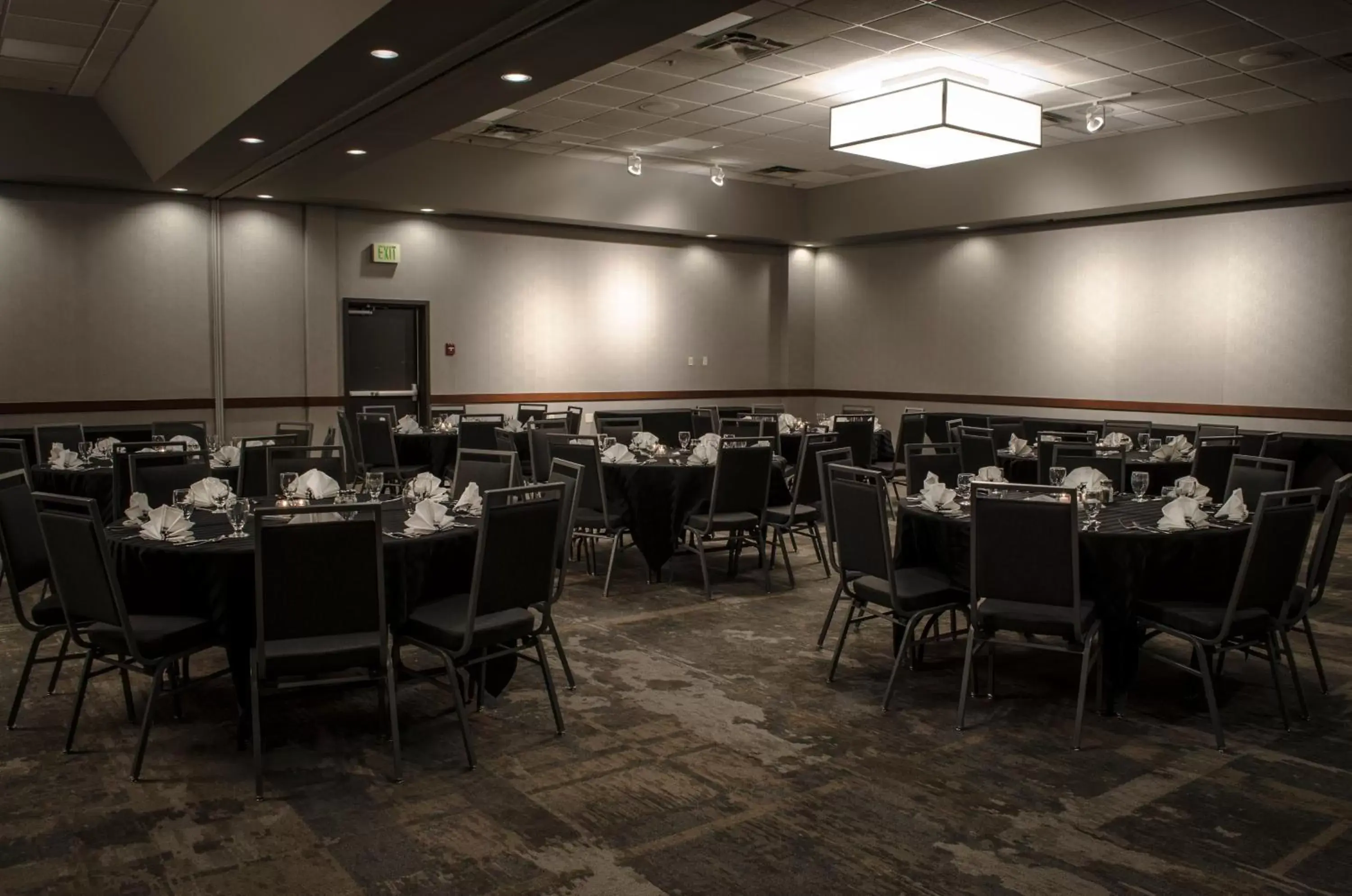 Banquet/Function facilities, Restaurant/Places to Eat in Holiday Inn Fargo, an IHG Hotel