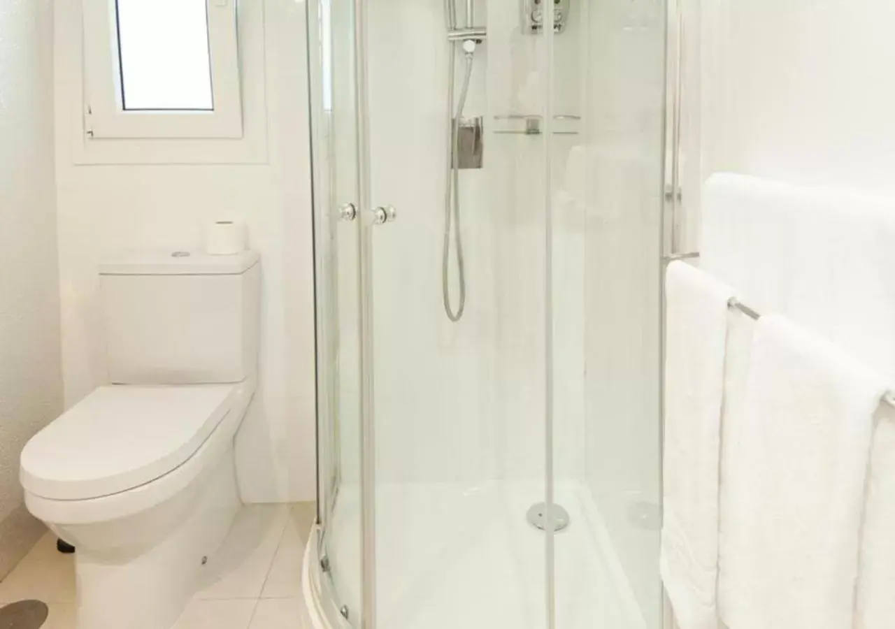 Shower, Bathroom in Hotel Boutique Villa Lorena by Charming Stay Adults Recommended