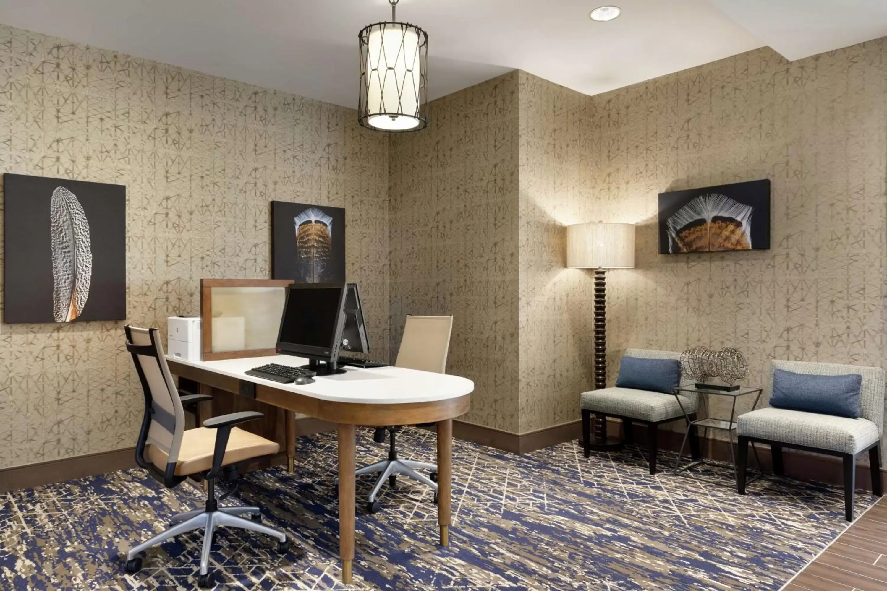 Business facilities, Seating Area in Tru by Hilton Albany Crossgates Mall