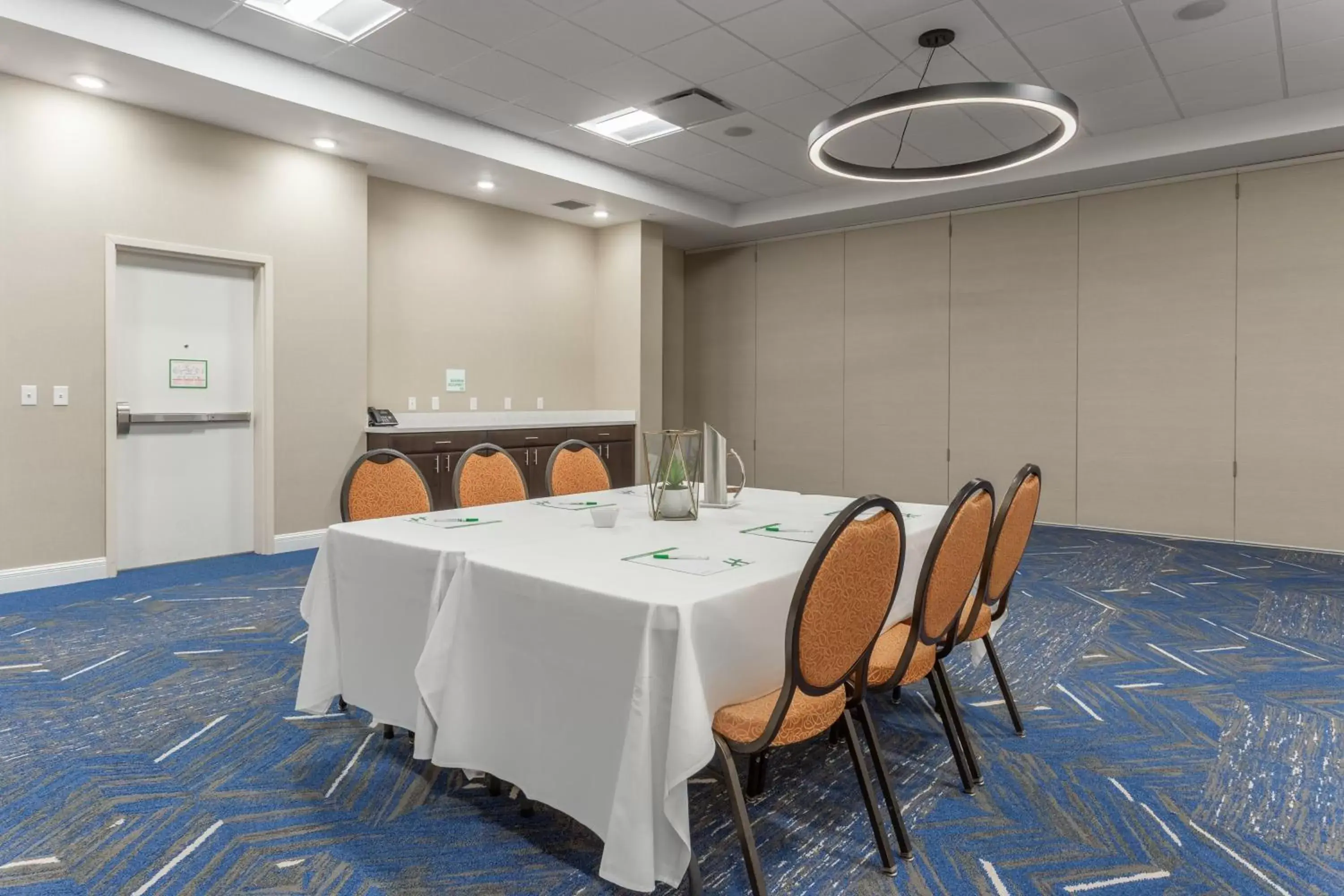 Meeting/conference room in Holiday Inn & Suites - Jefferson City, an IHG Hotel