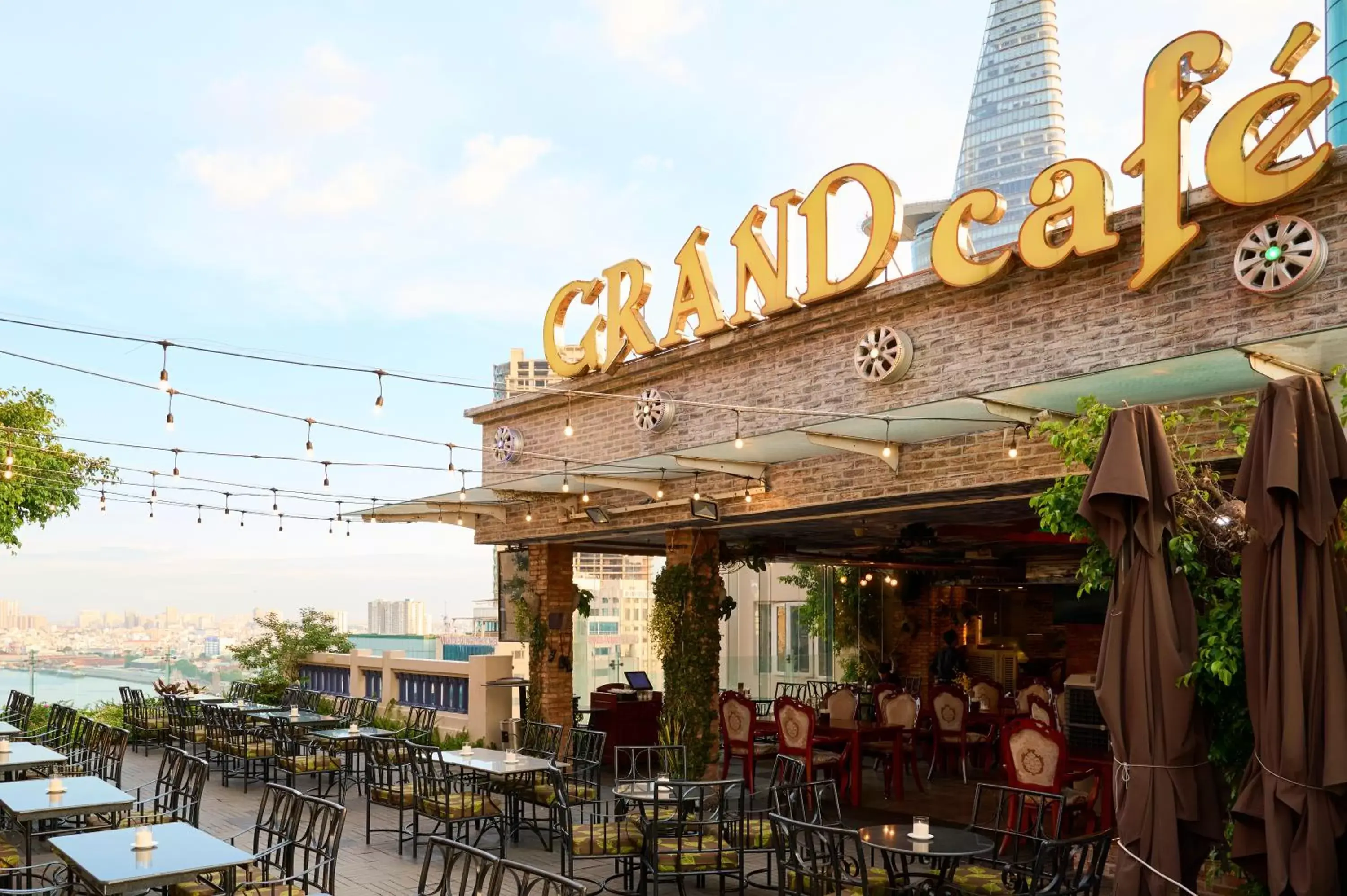 Restaurant/places to eat in Hotel Grand Saigon Restaurant/places to eat in Hotel Grand Saigon