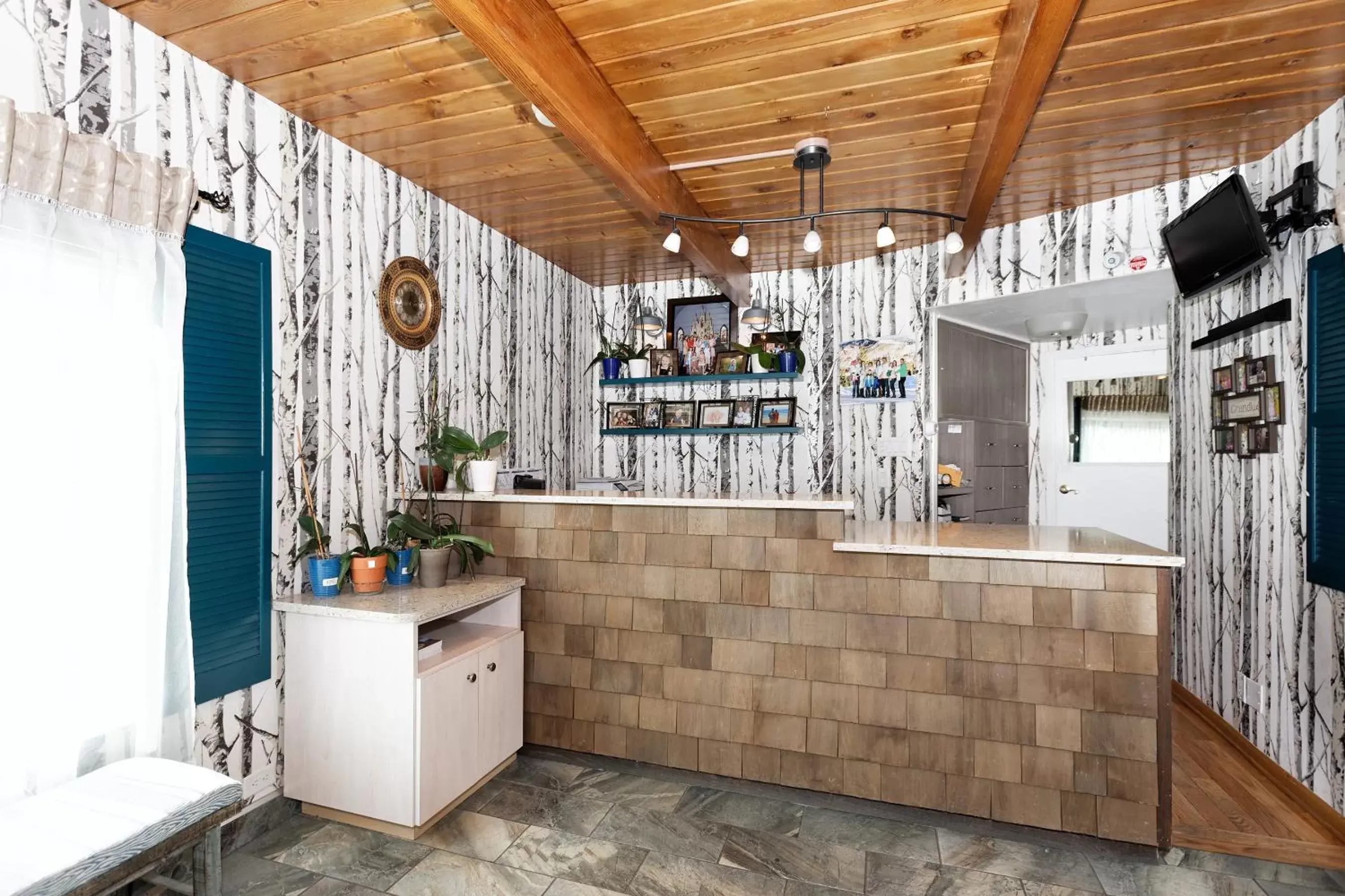 Lobby or reception in Glenwood Springs Inn Lobby or reception in Glenwood Springs Inn