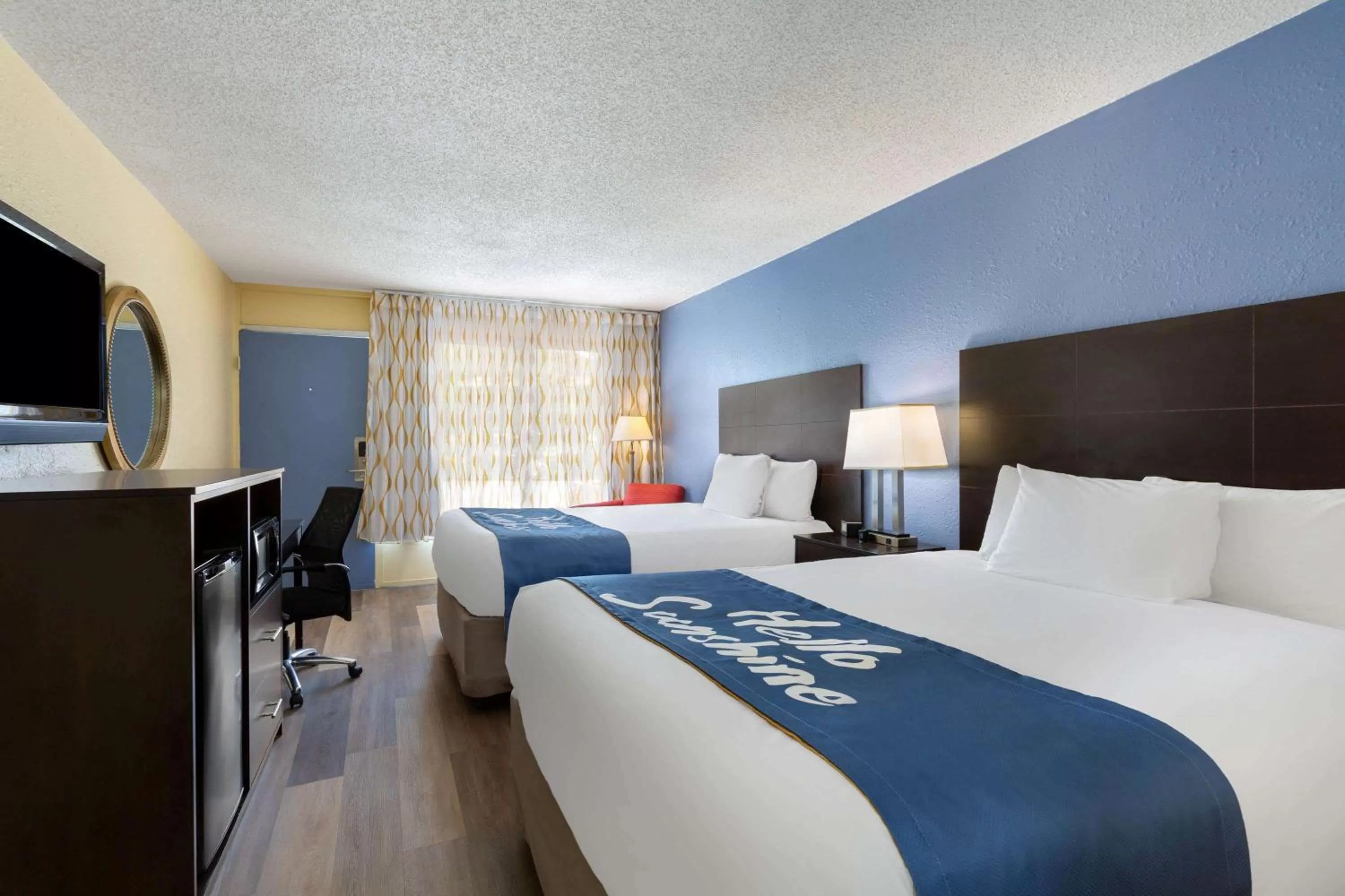 Photo of the whole room, Bed in Days Inn by Wyndham Greensboro Airport