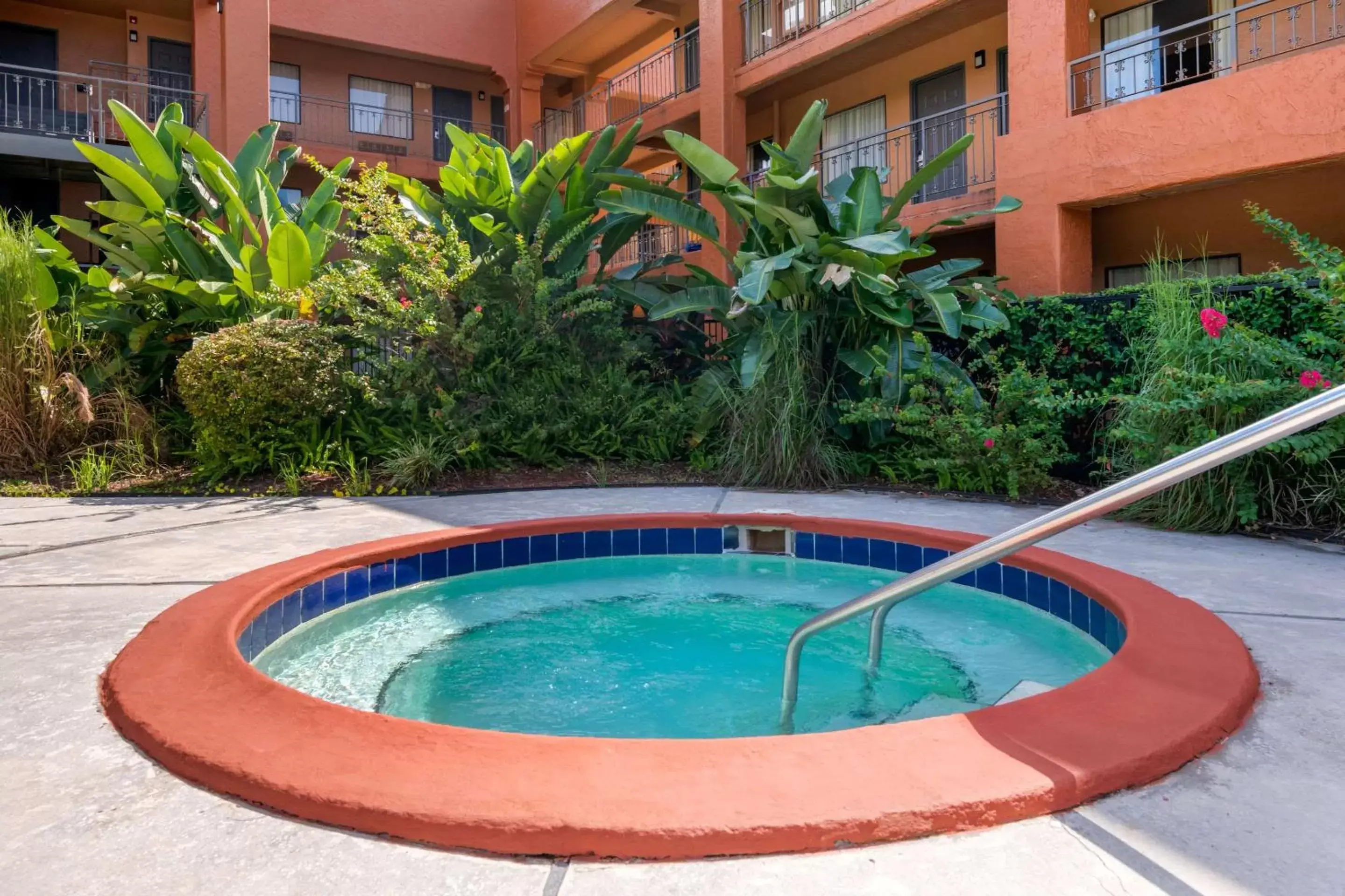 Swimming pool in Quality Inn & Suites Jacksonville-Baymeadows Swimming pool in Quality Inn & Suites Jacksonville-Baymeadows