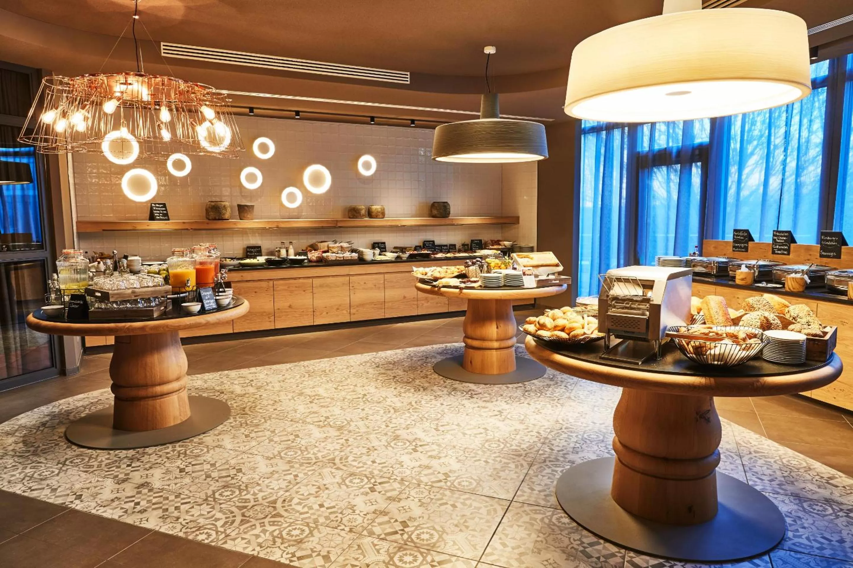 Restaurant/places to eat in Steigenberger Hotel München