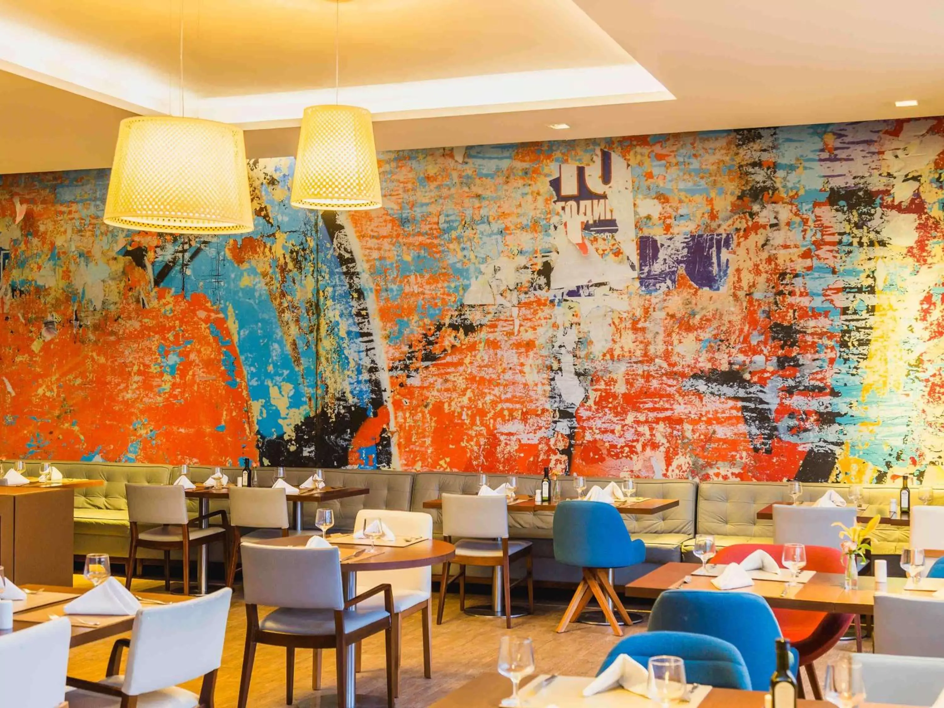 Restaurant/Places to Eat in Novotel Porto Alegre Airport