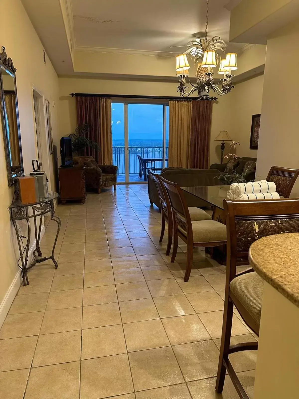 Dining Area in Penthouse Close to Disney area and Malls water view
