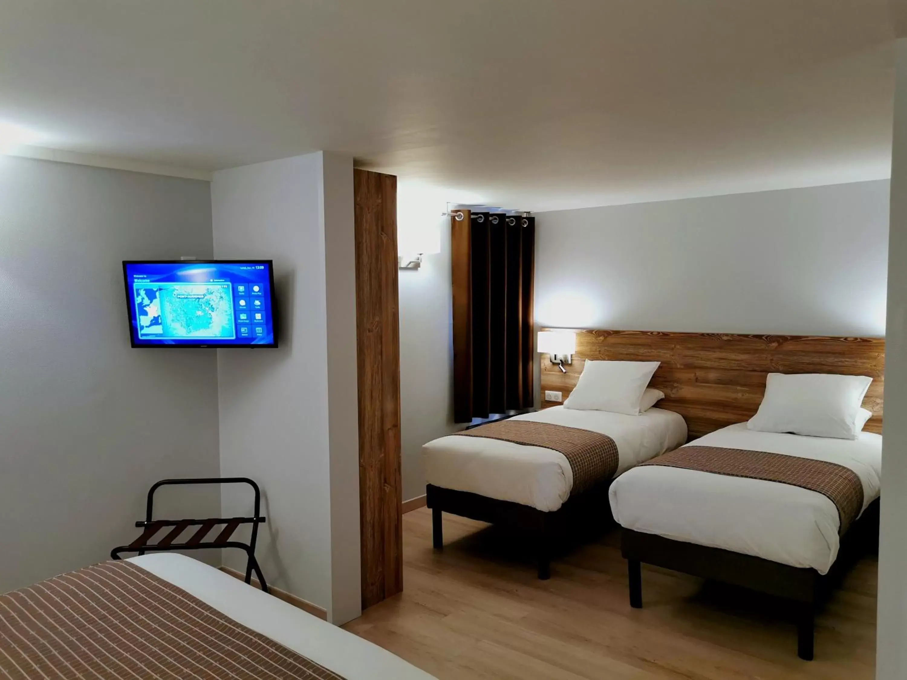 Bedroom, Bed in Brit Hotel Confort Pau Lons