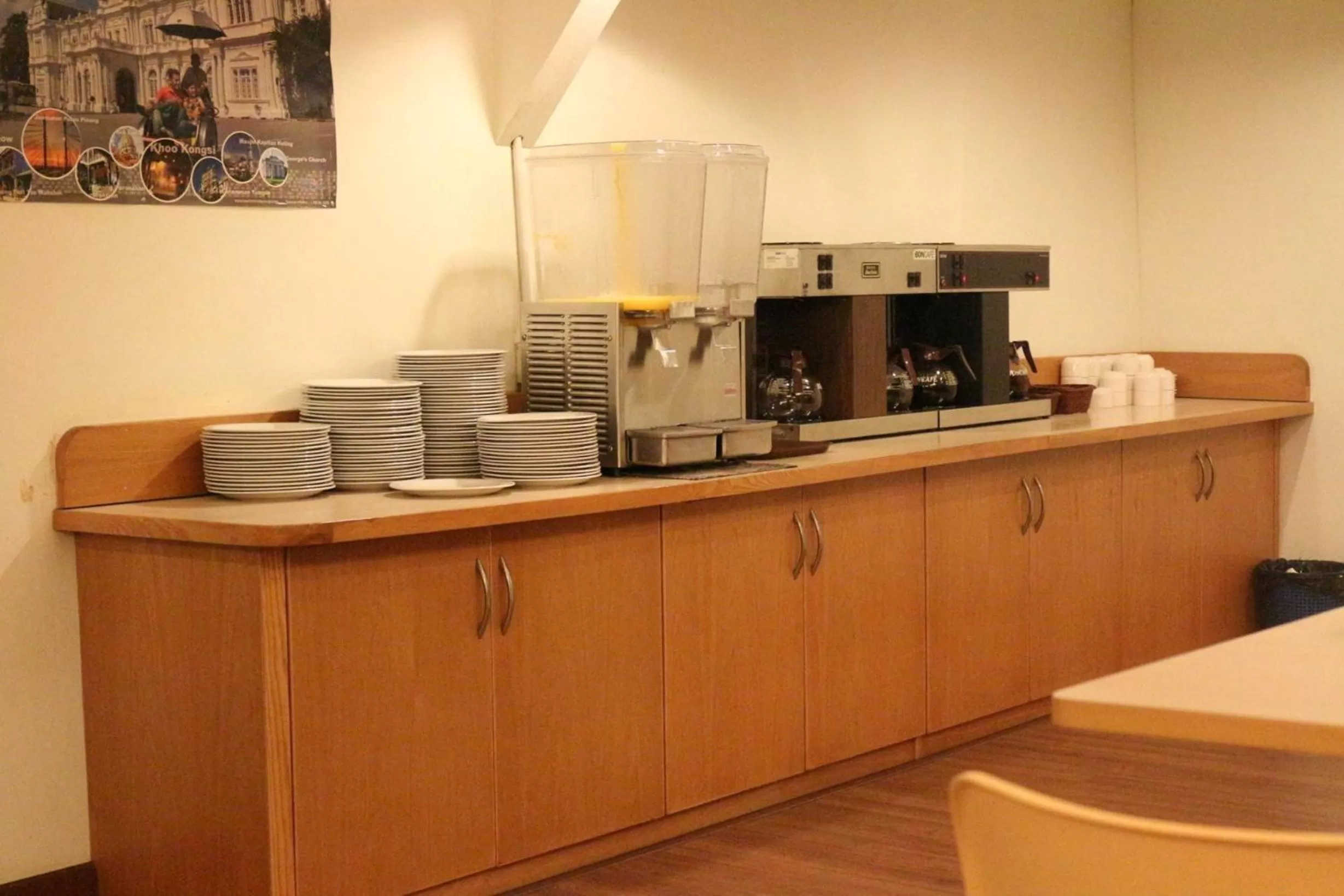 Restaurant/places to eat in Hotel Regal Malaysia