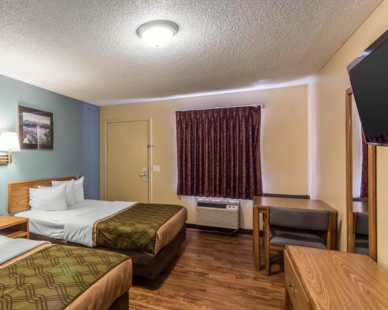 Queen Room with Two Queen Beds - Non-Smoking in Econo Lodge