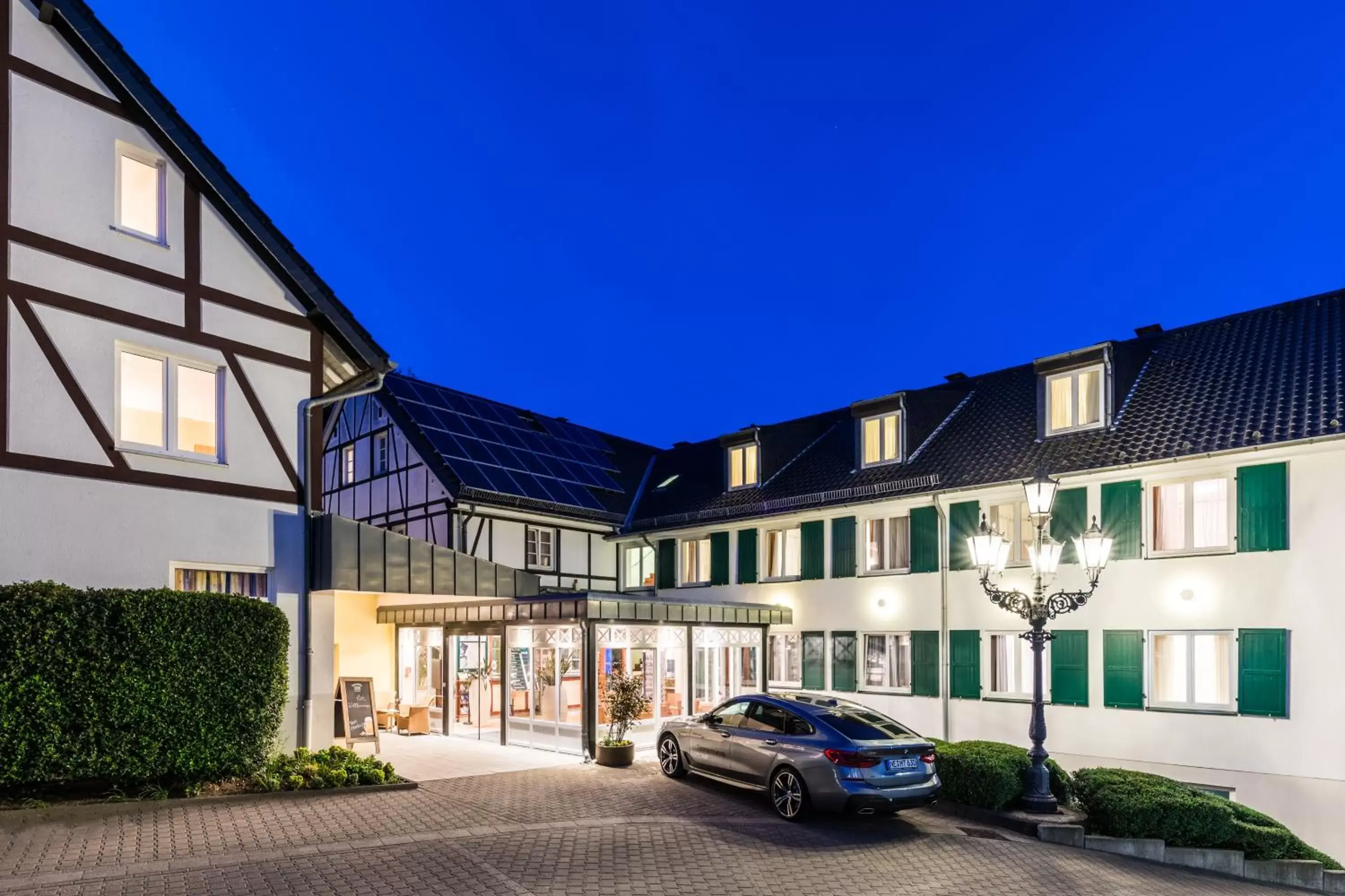 Facade/entrance, Property Building in Best Western Waldhotel Eskeshof